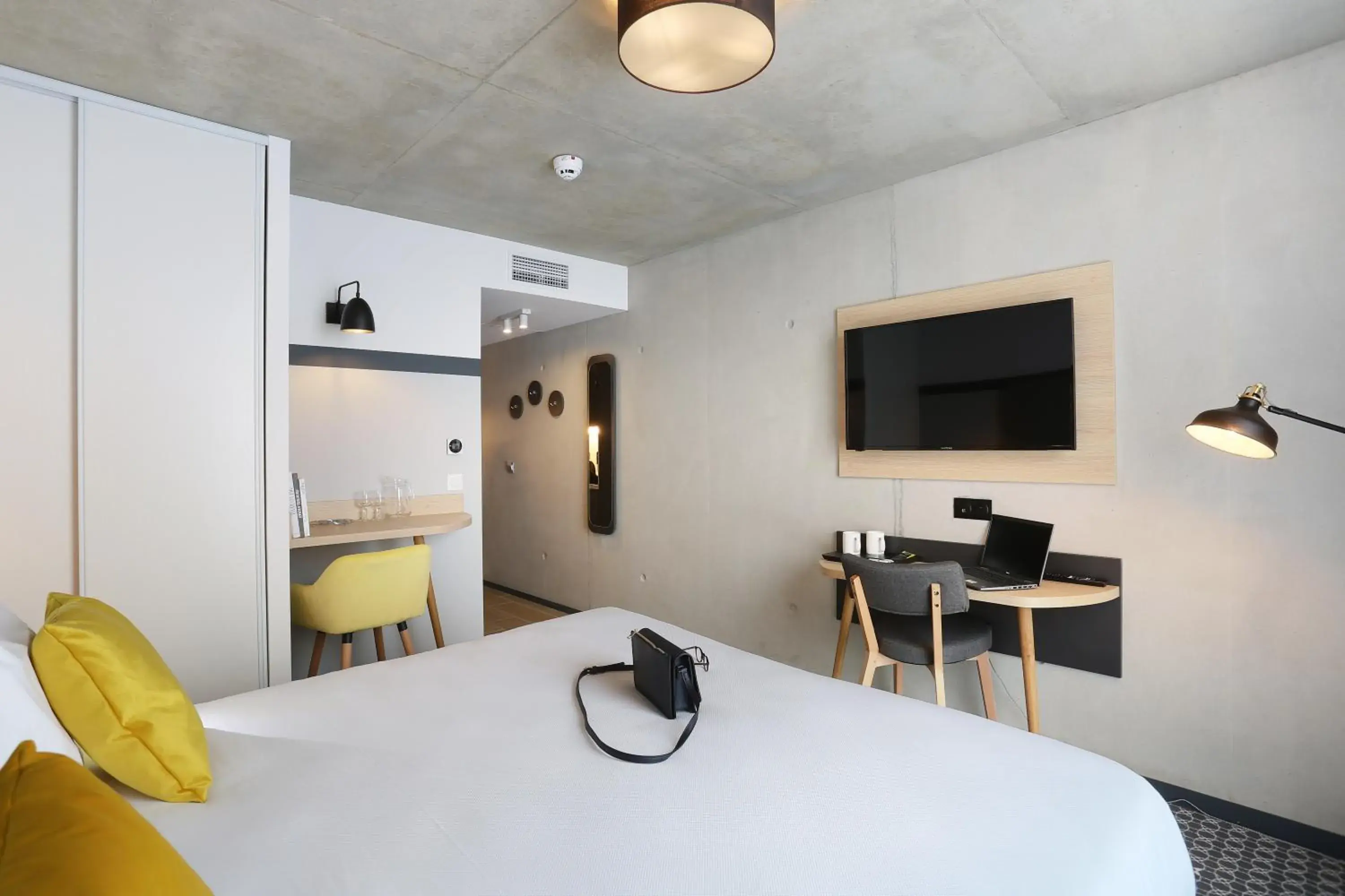 Photo of the whole room, Bed in Appart Hotel Odalys City Toulouse Blagnac Aéroport Photo of the whole room, Bed in Appart Hotel Odalys City Toulouse Blagnac Aéroport