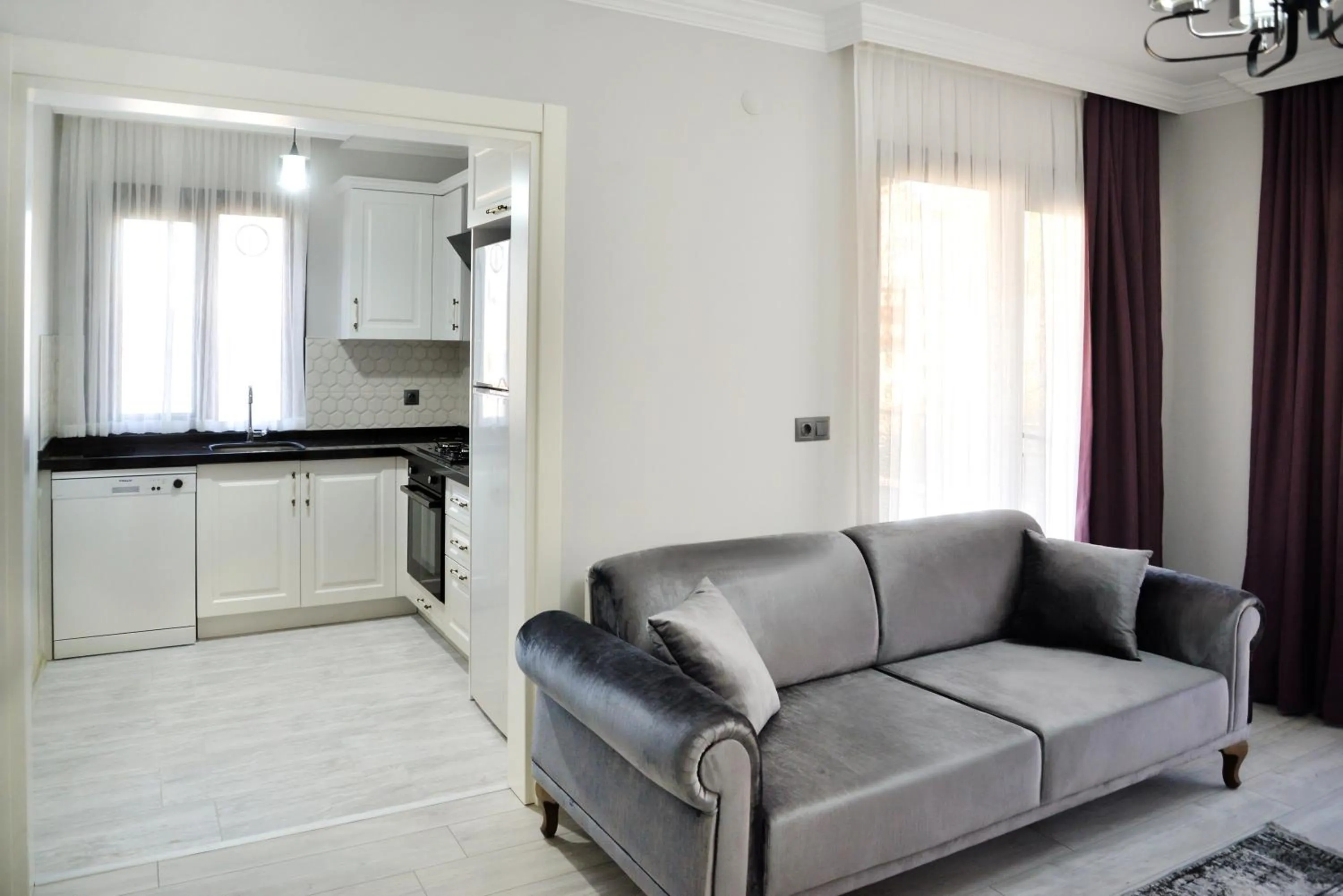 Kitchen or kitchenette in Melissa Suite