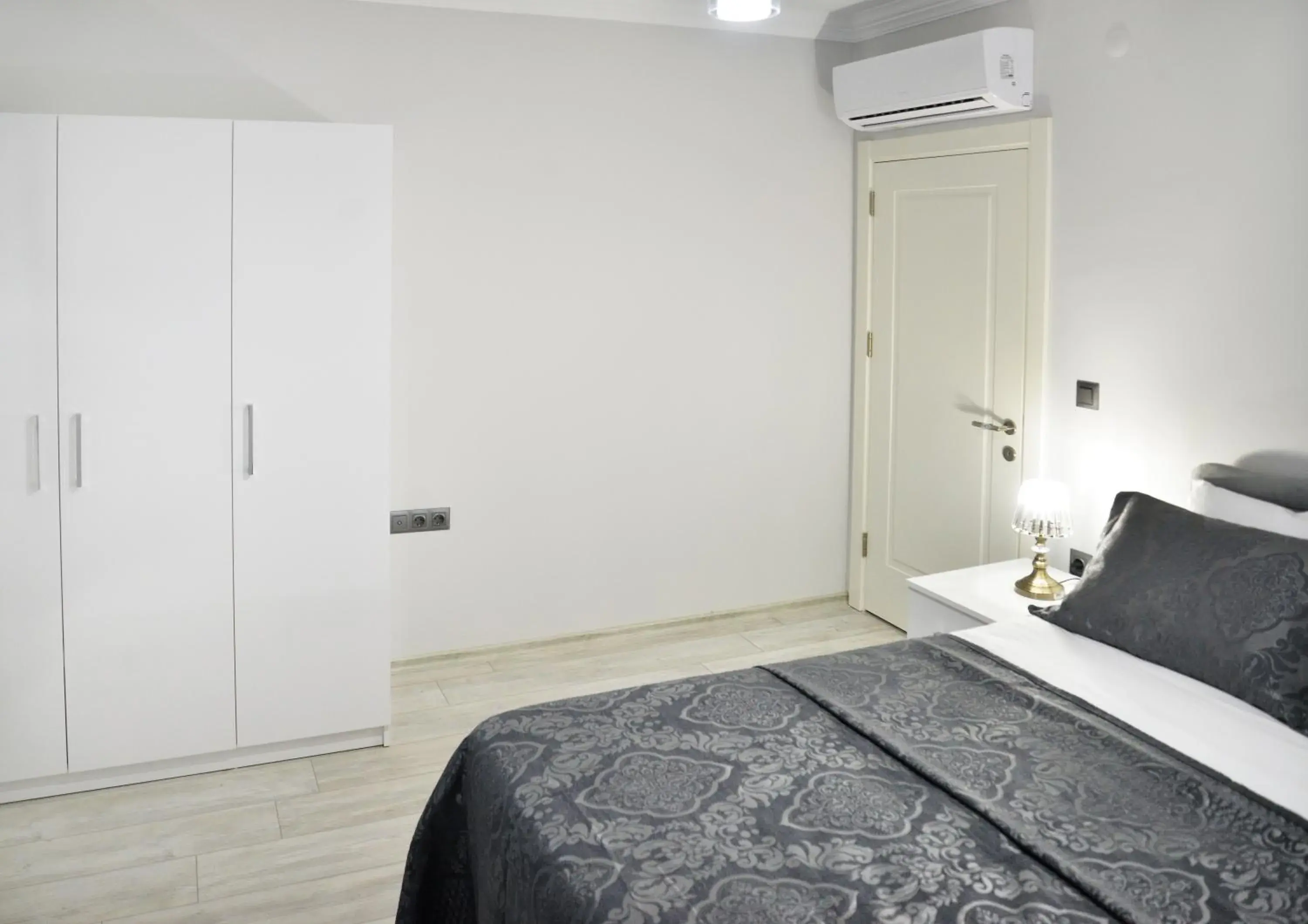 One-Bedroom Apartment with Balcony and Sea View in Melissa Suite One-Bedroom Apartment with Balcony and Sea View in Melissa Suite