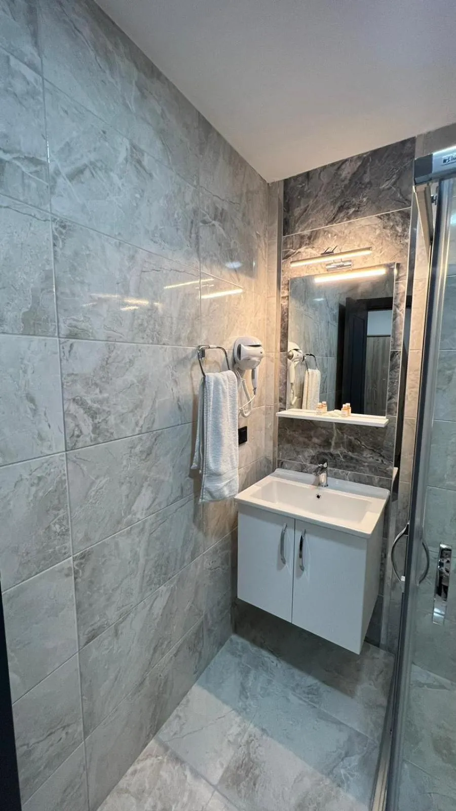 Shower in Melissa Suite