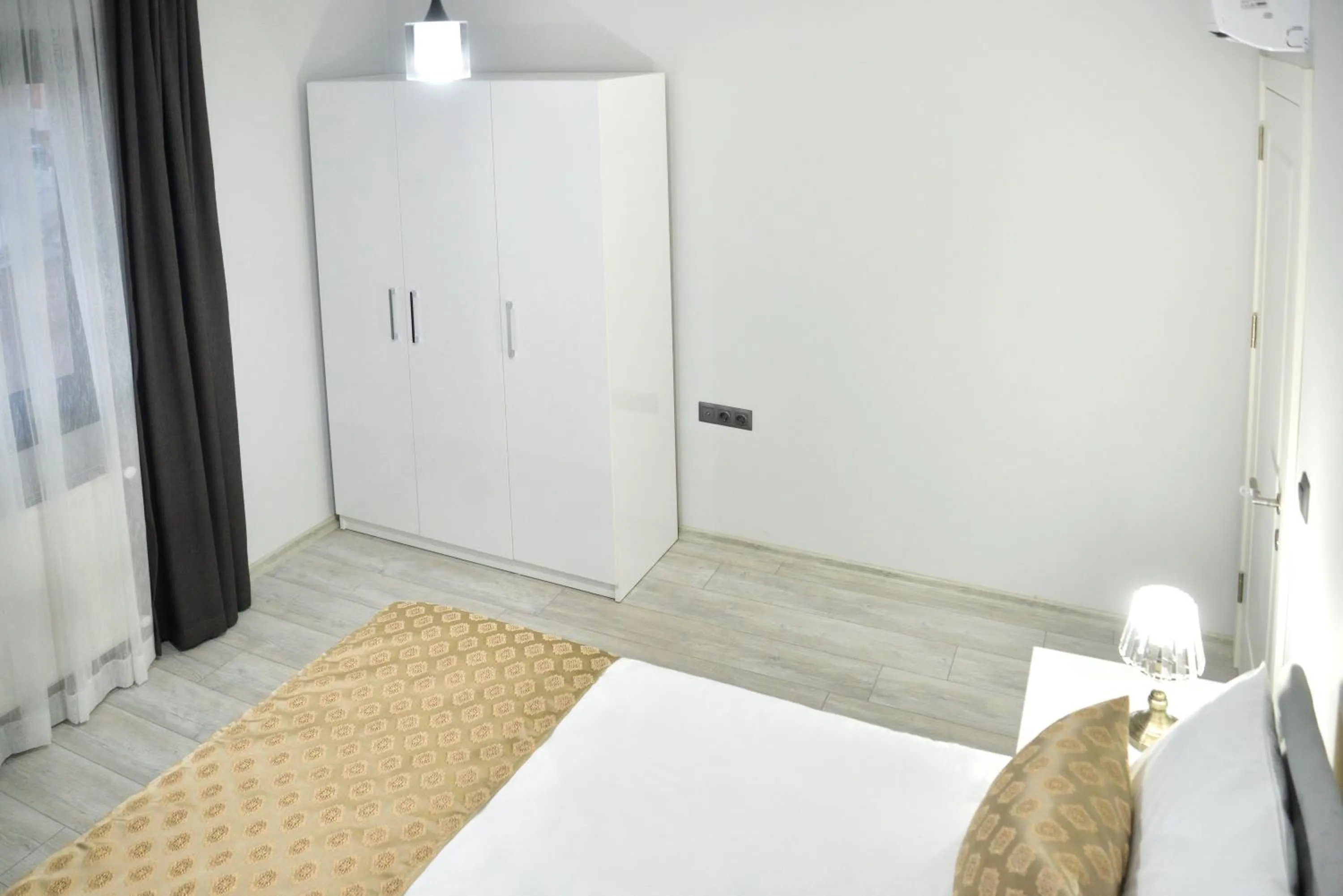 Bed in Melissa Suite