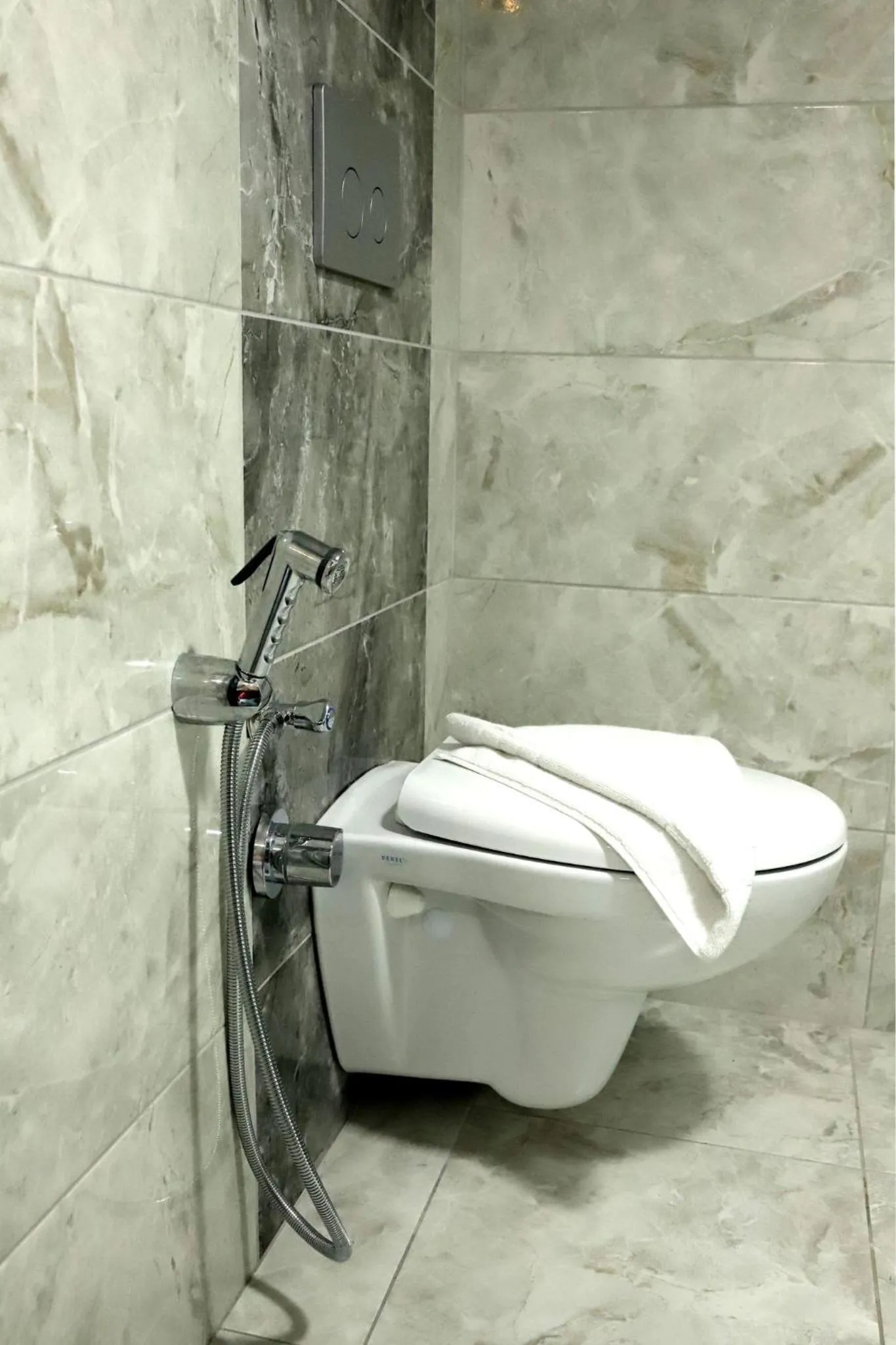 Toilet in Melissa Suite