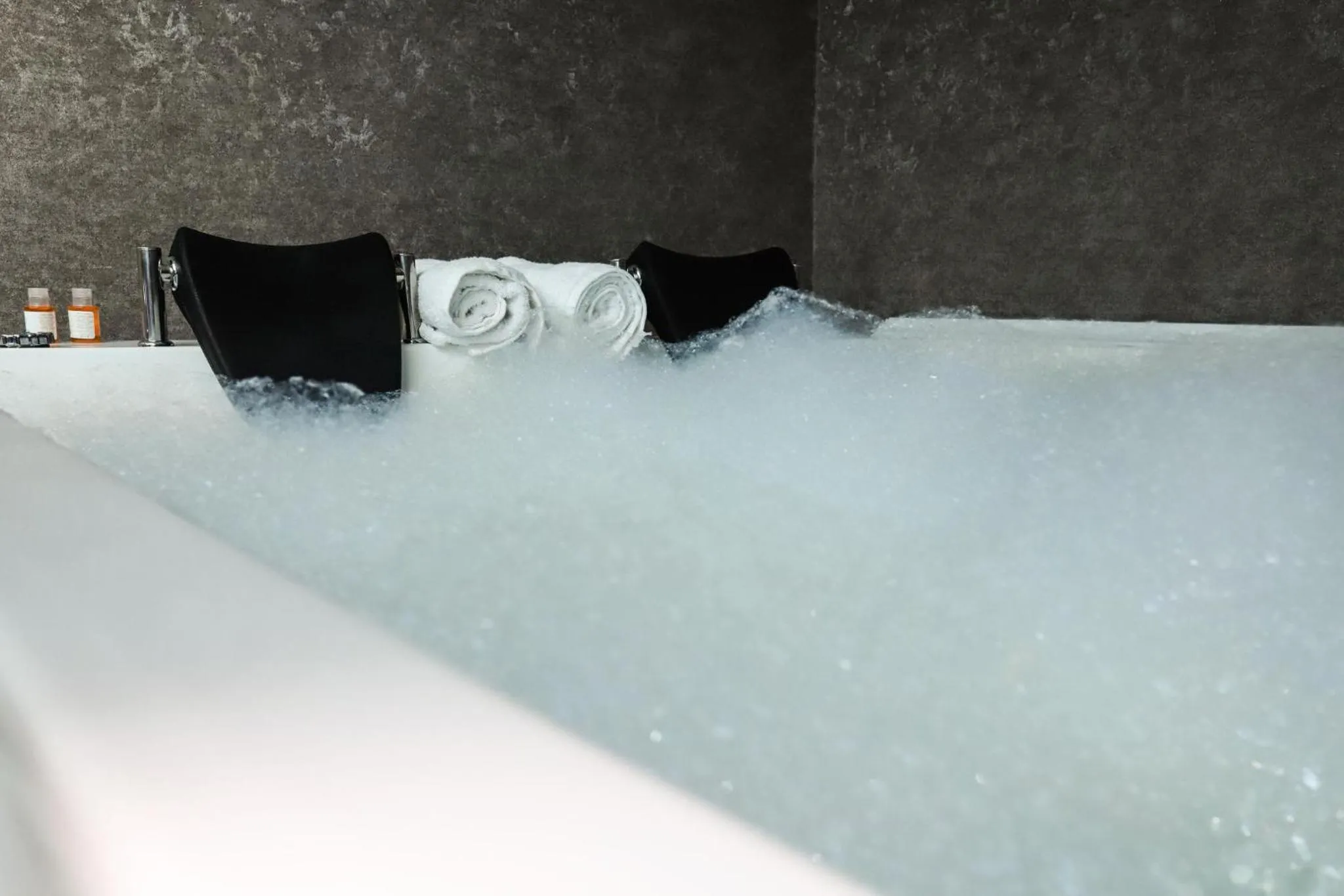 Hot Tub in Melissa Suite