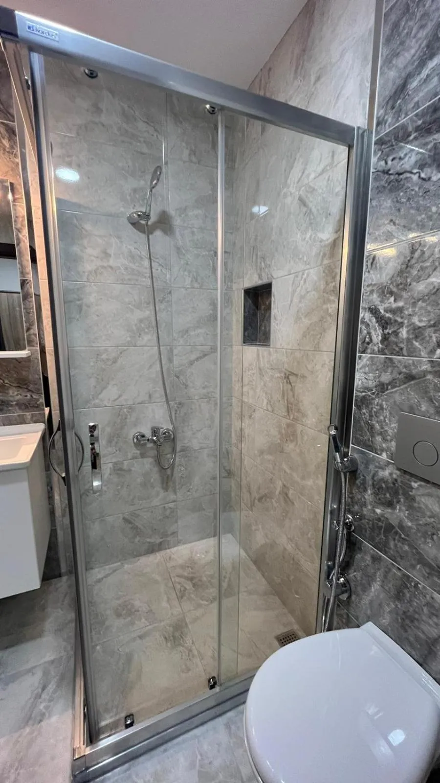 Shower in Melissa Suite