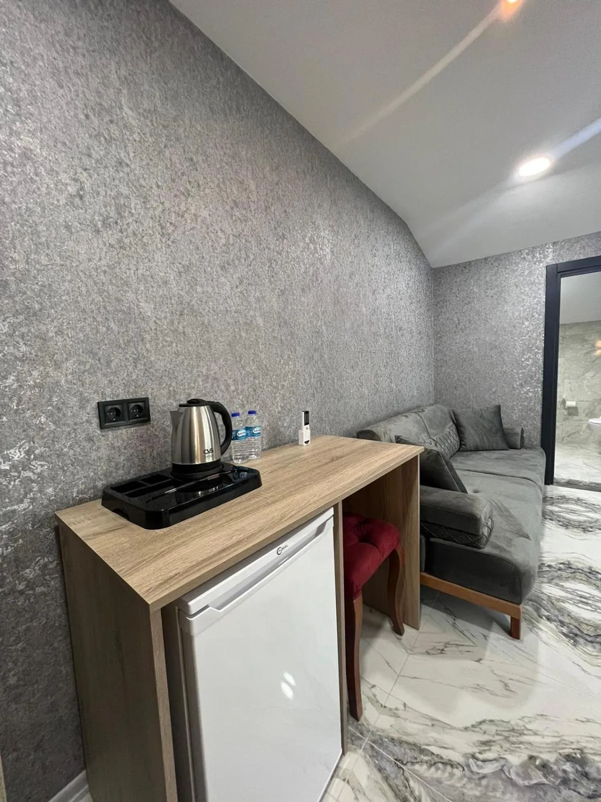 Coffee/tea facilities in Melissa Suite