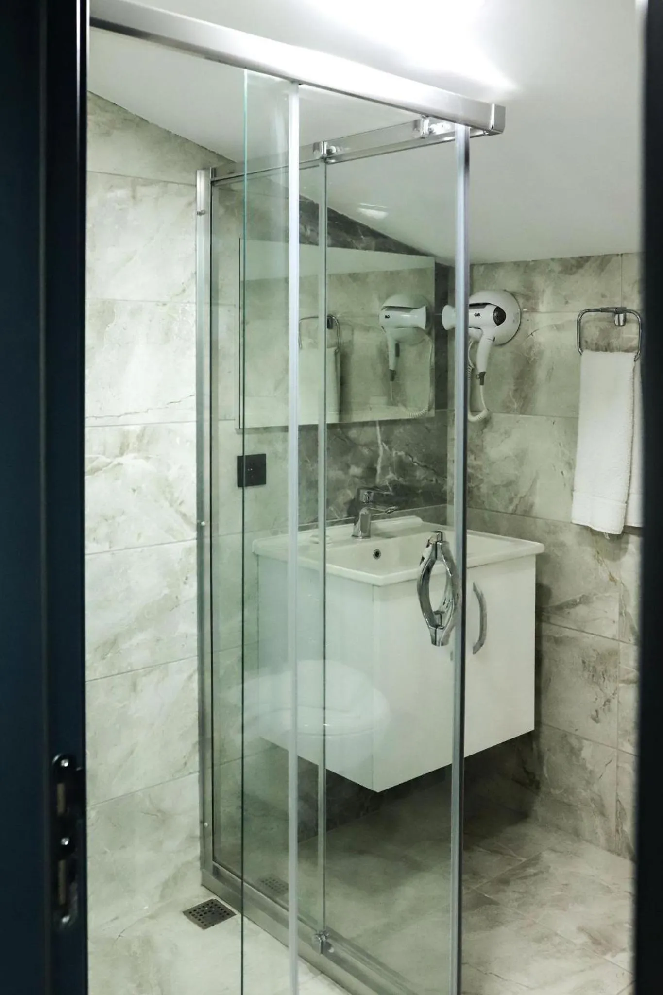 Bathroom in Melissa Suite