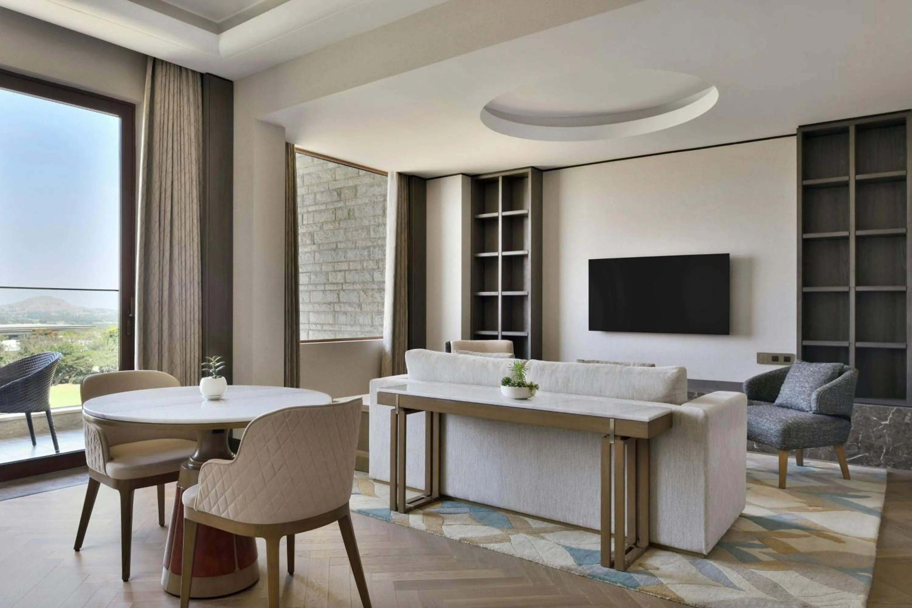 Living room in JW Marriott Hotel Bengaluru Prestige Golfshire Resort & Spa