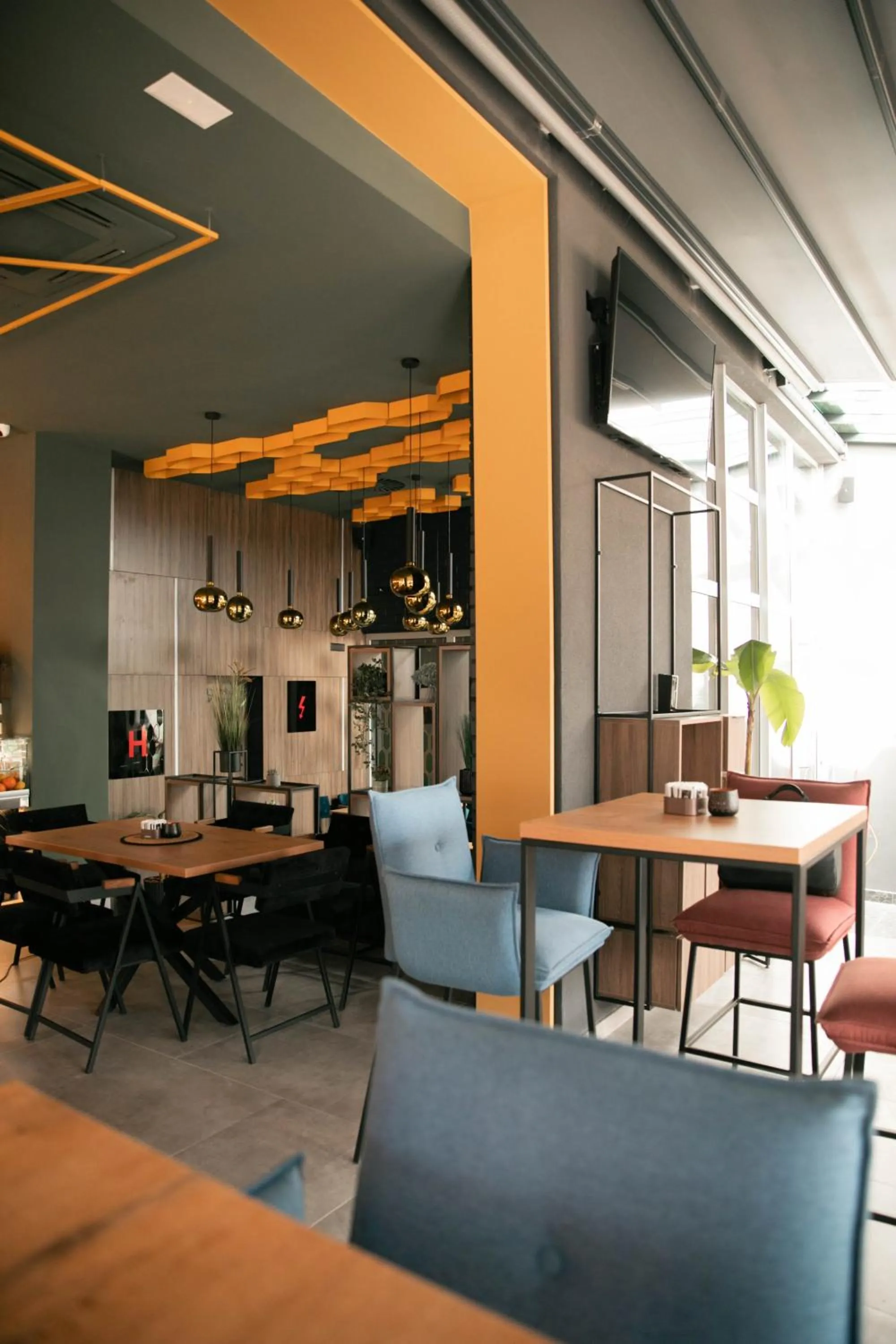 Restaurant/places to eat in Hotel Carpe Diem