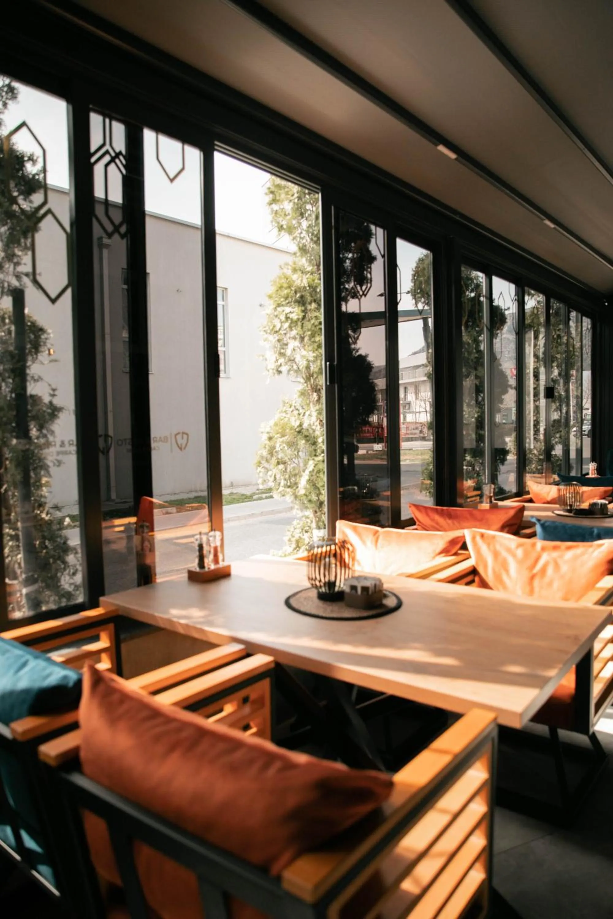 Restaurant/places to eat in Hotel Carpe Diem