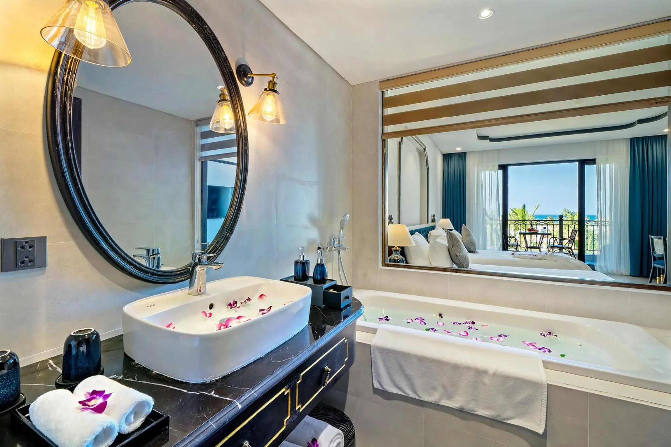 Shower in Bliss Hoi An Beach Resort & Wellness