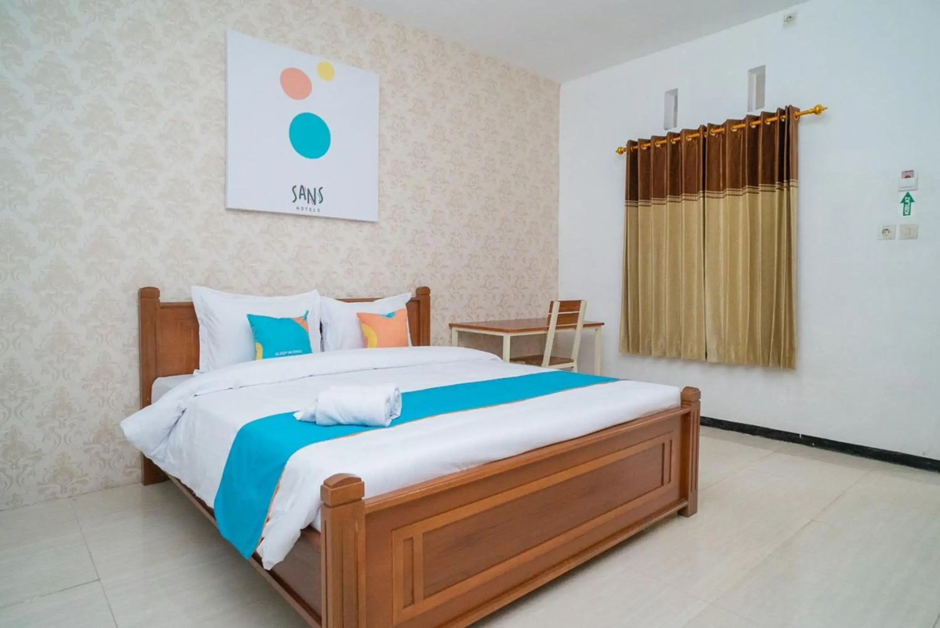 Bedroom, Bed in Sans Hotel Queen Batu Bedroom, Bed in Sans Hotel Queen Batu