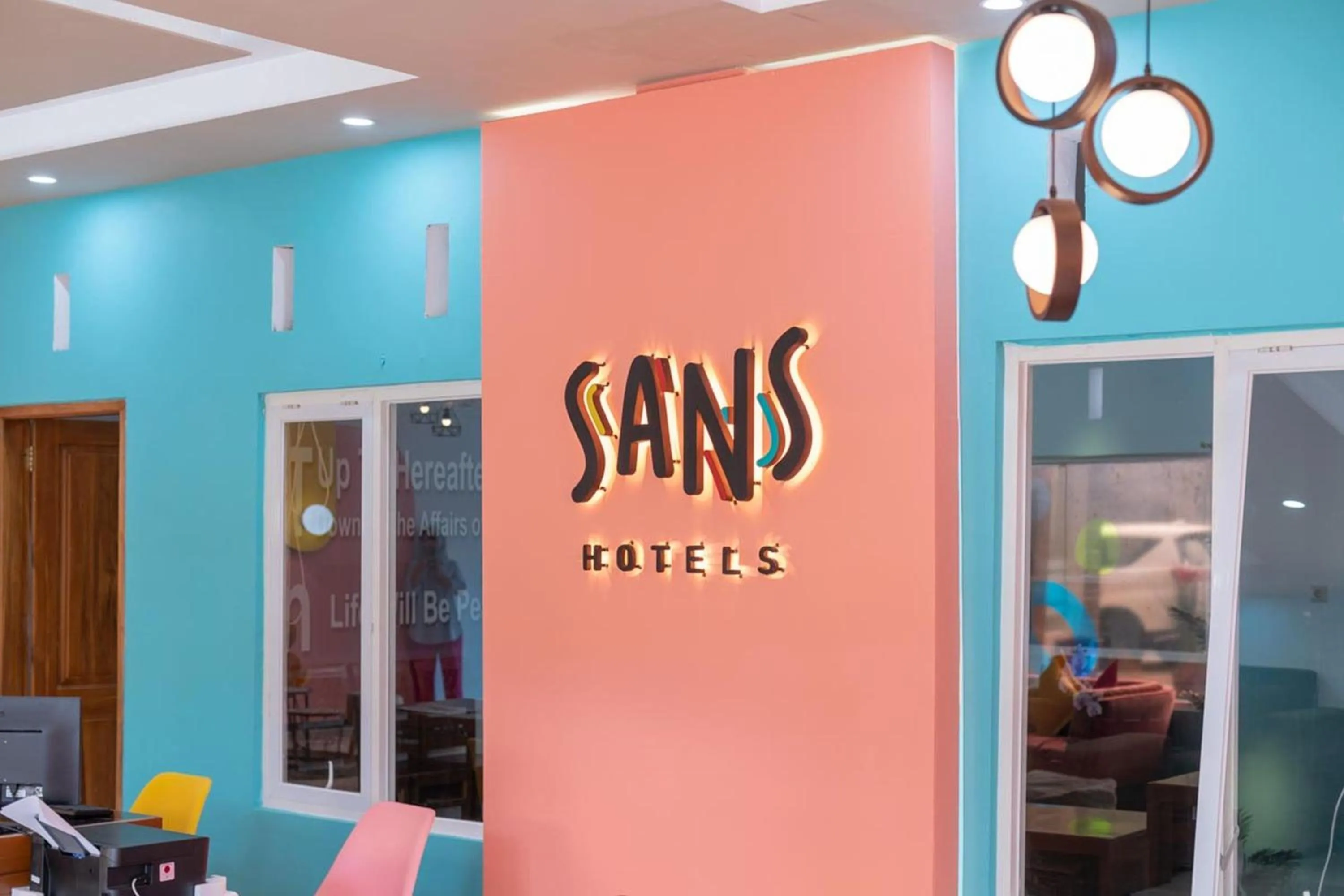 Logo/Certificate/Sign in Sans Hotel Queen Batu