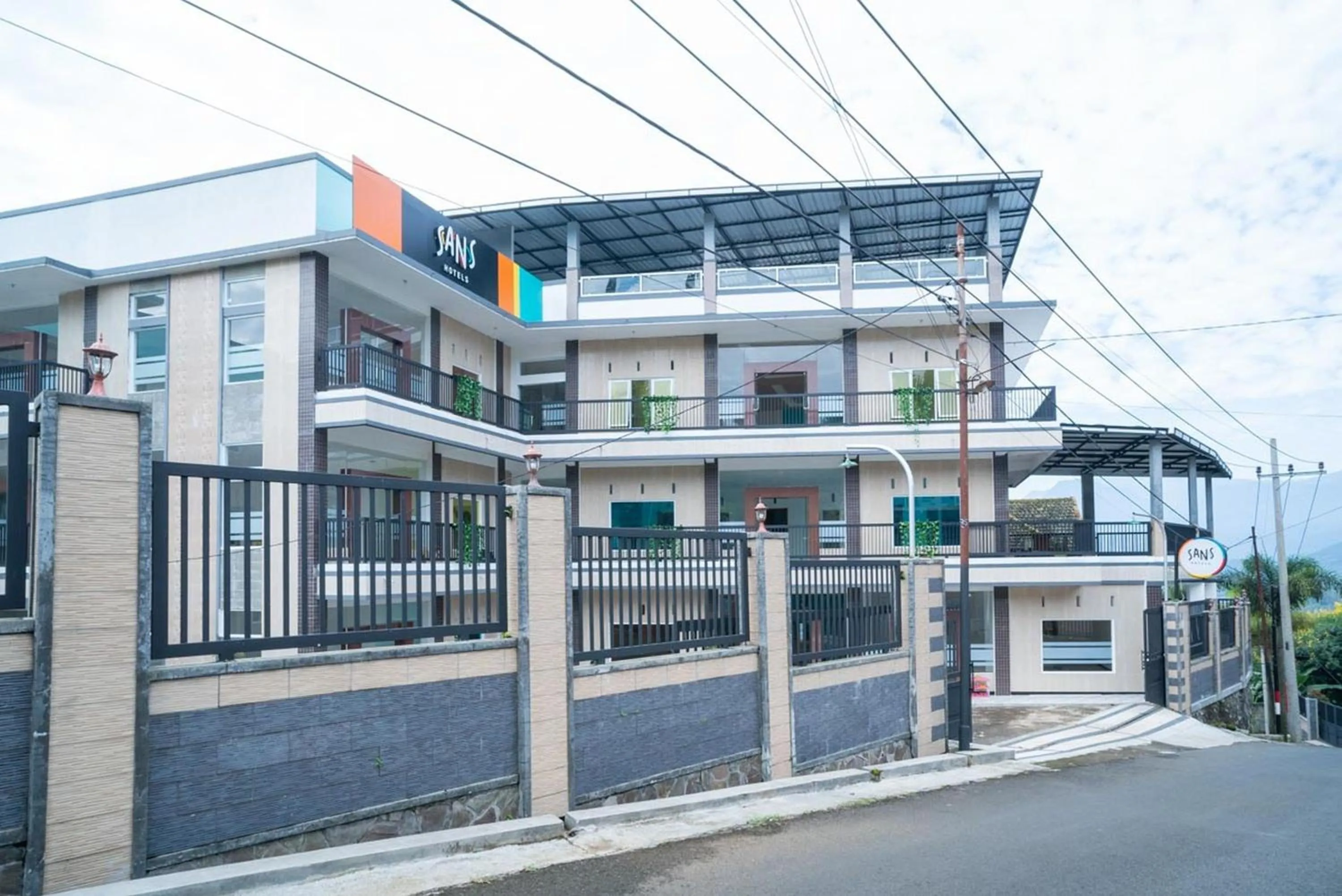 Property building in Sans Hotel Queen Batu