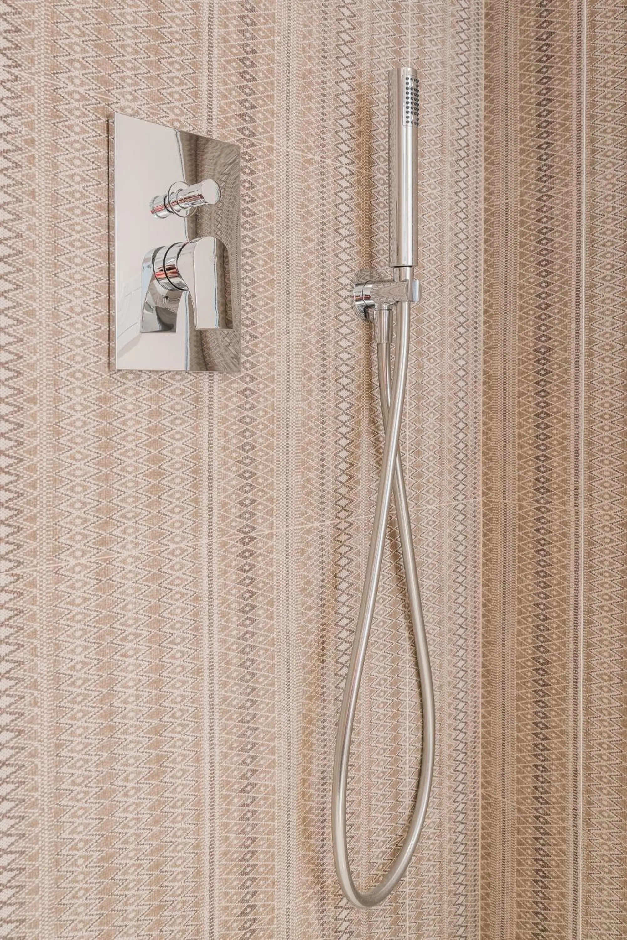 Shower in Hang Loose Cottage Hotel & Resort 4 stelle Gizzeria Calabria