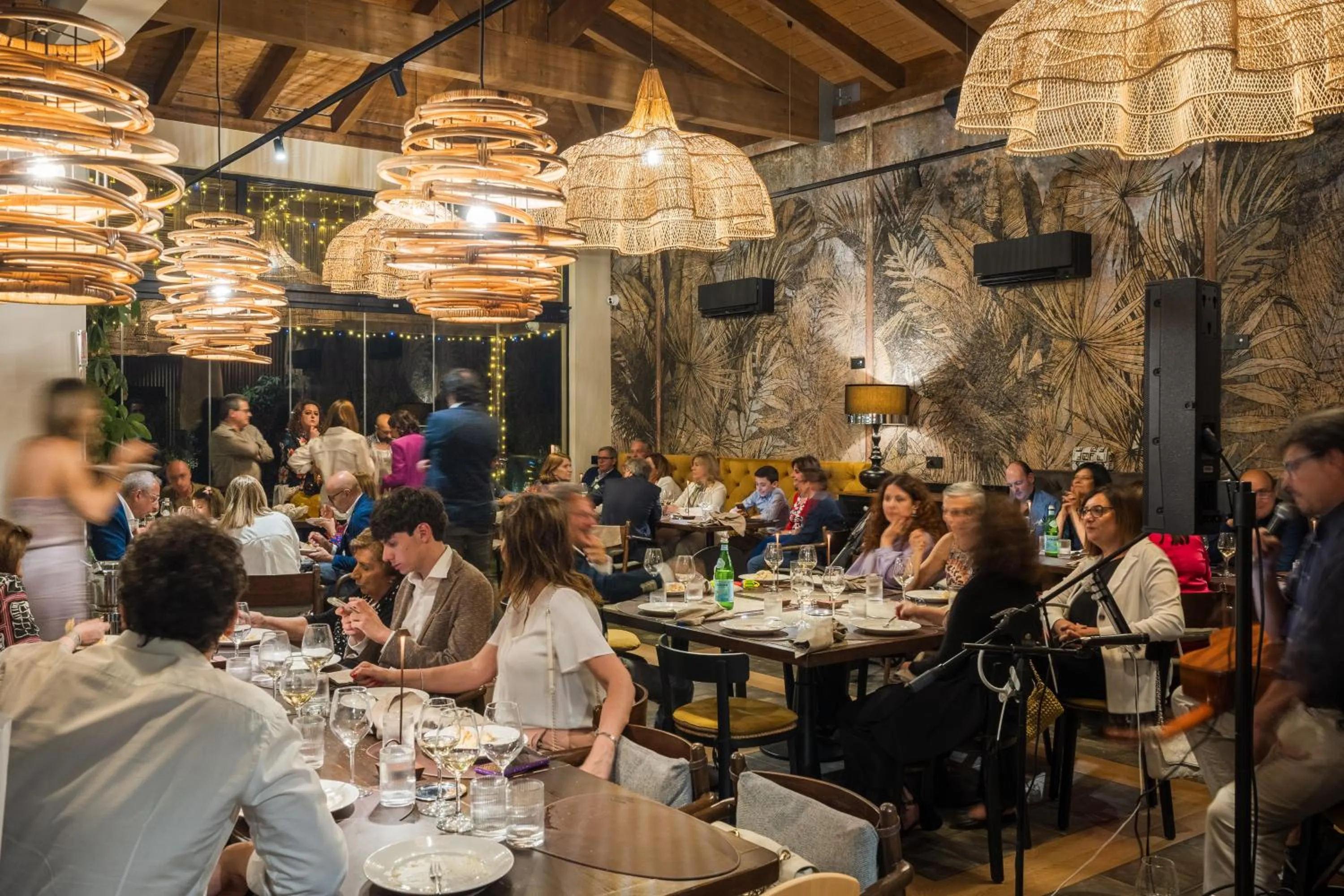 Restaurant/places to eat in Hang Loose Cottage Hotel & Resort 4 stelle Gizzeria Calabria