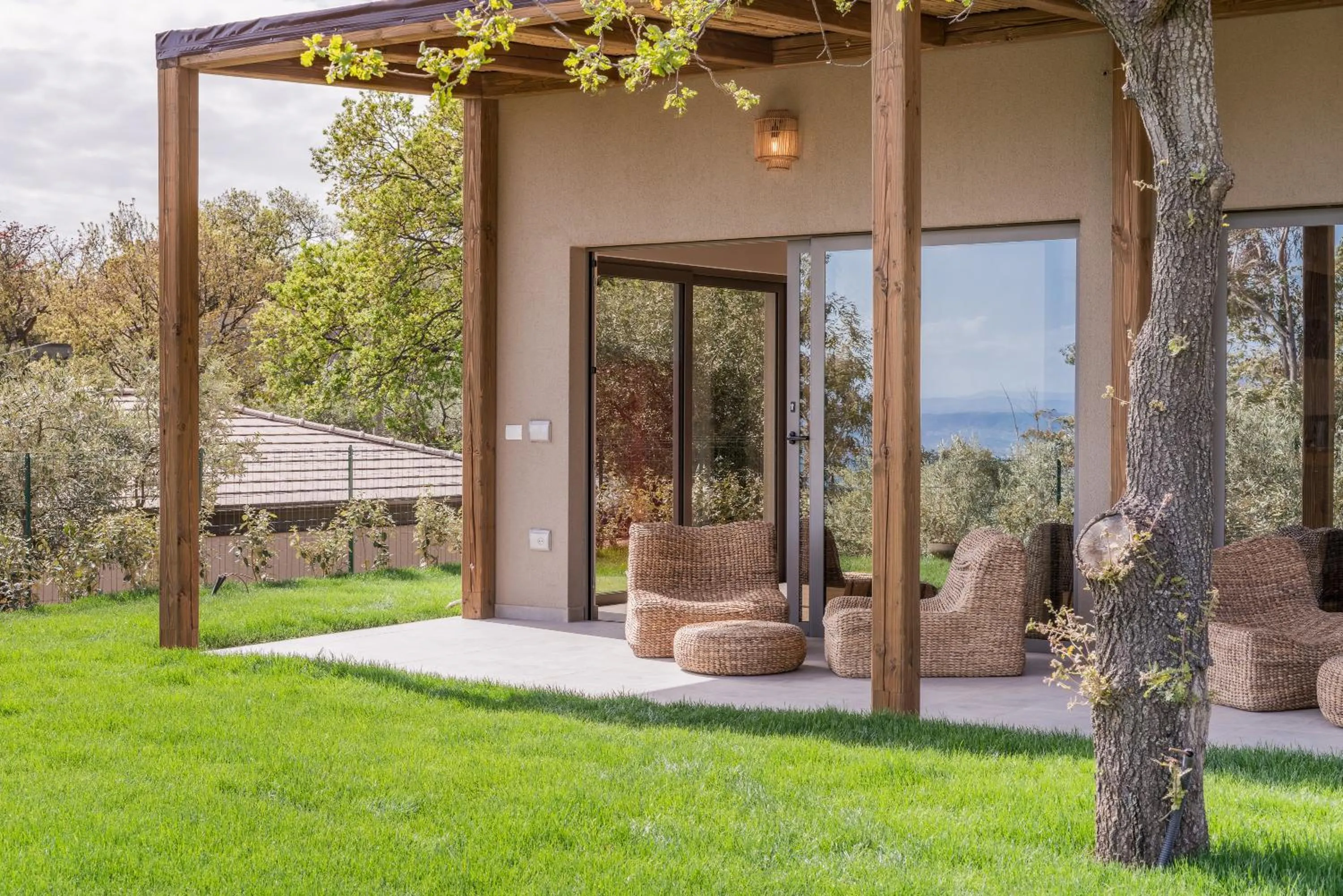 Property building in Hang Loose Cottage Hotel & Resort 4 stelle Gizzeria Calabria