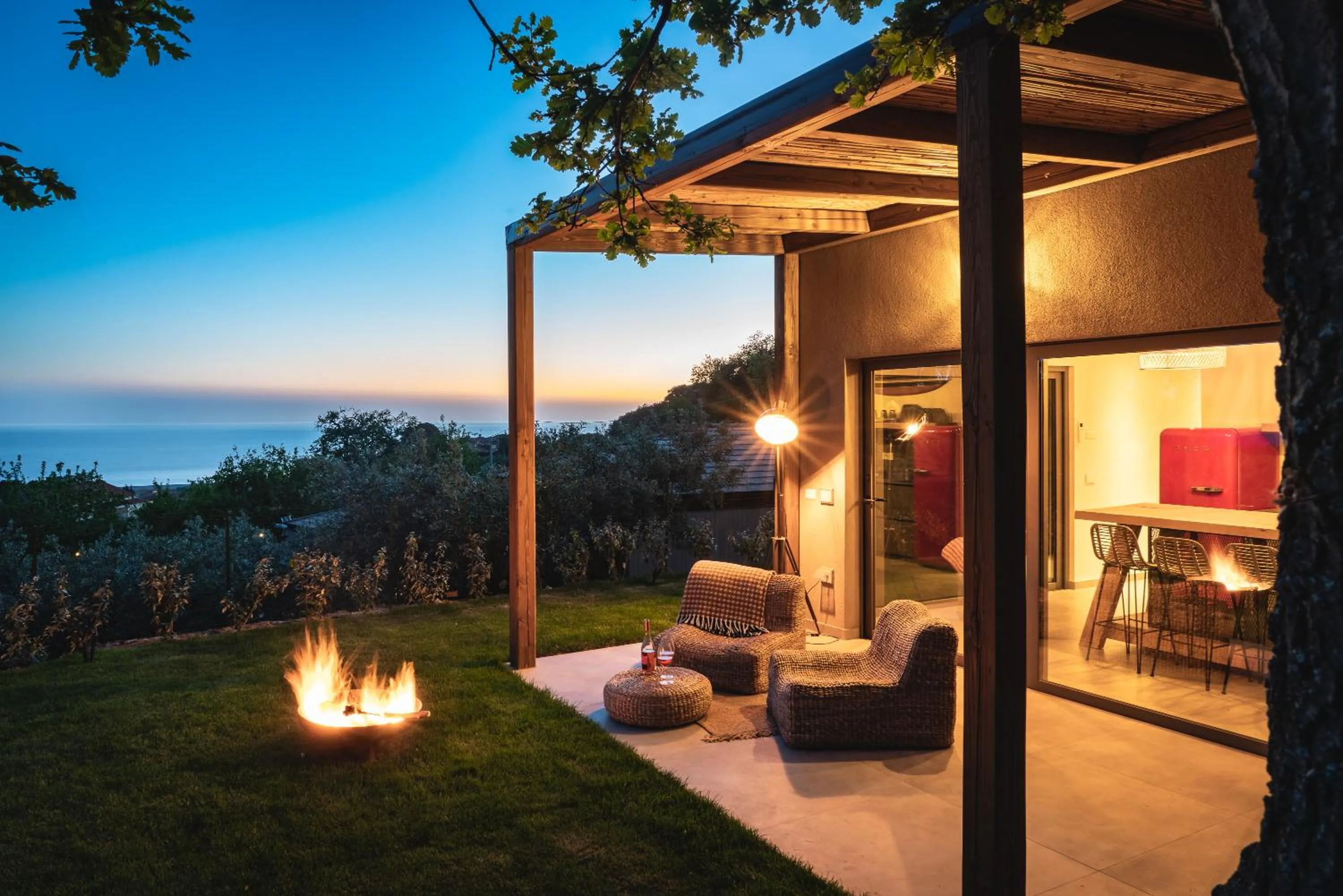 Patio in Hang Loose Cottage Hotel & Resort 4 stelle Gizzeria Calabria