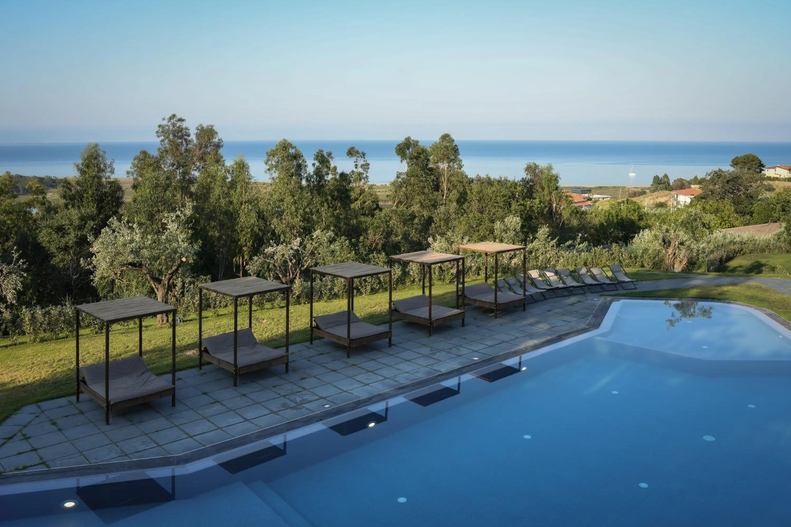 Day in Hang Loose Cottage Hotel & Resort 4 stelle Gizzeria Calabria