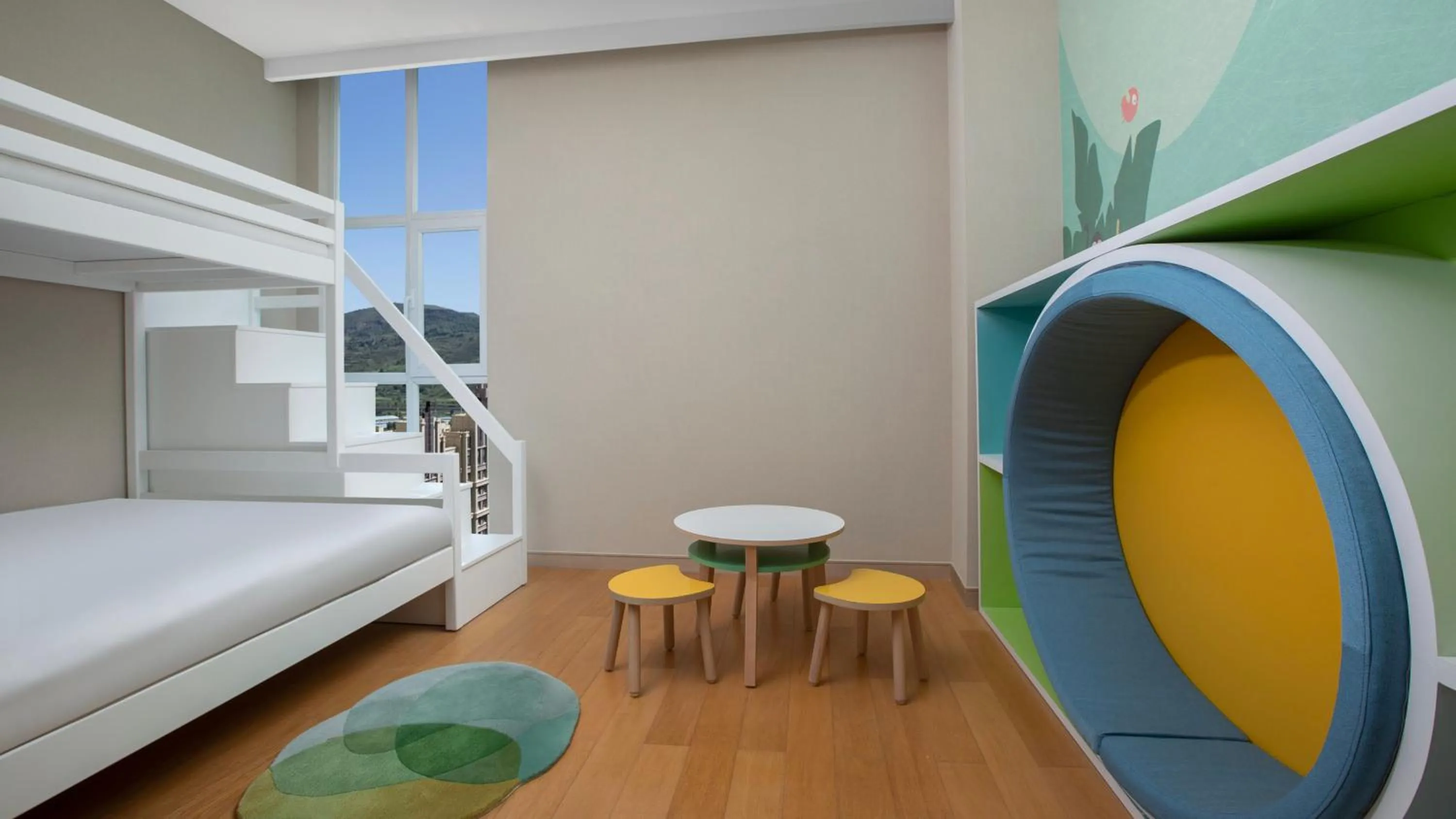 Photo of the whole room, Bed in Holiday Inn Xining Datong by IHG