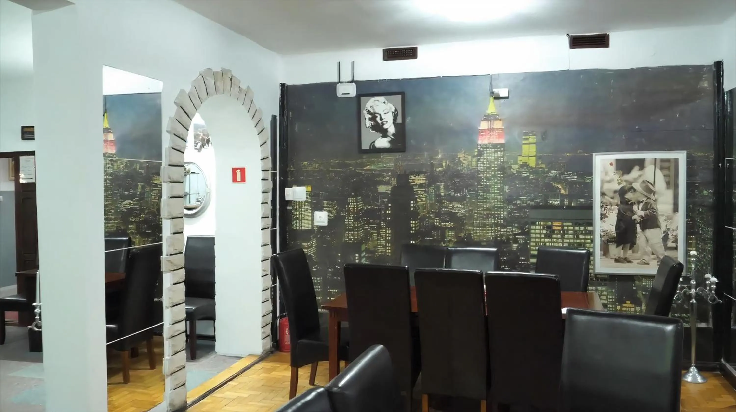 Restaurant/places to eat in DUKAT