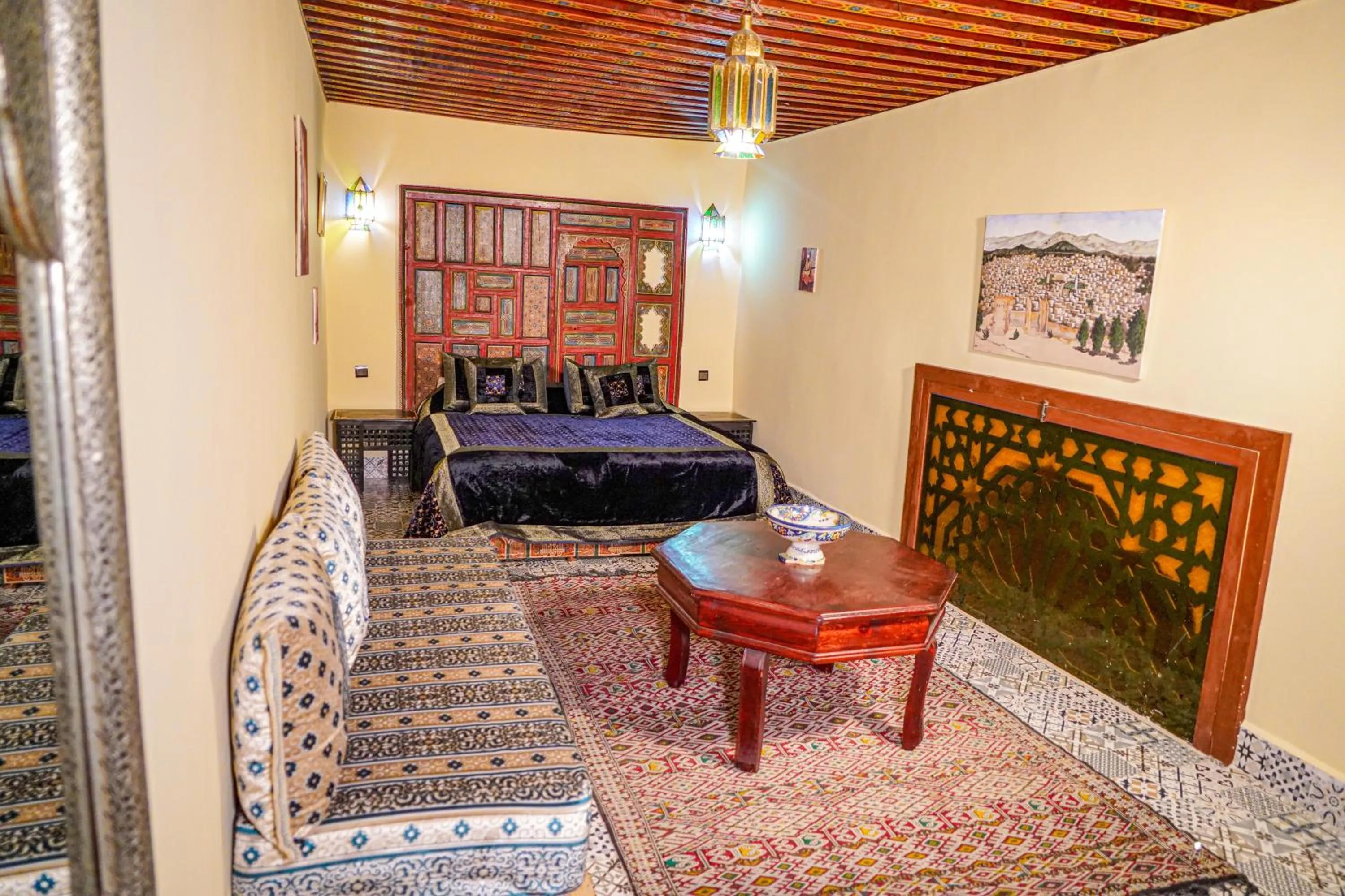 Bed in Riad Hadia Fes - Prestige Stay