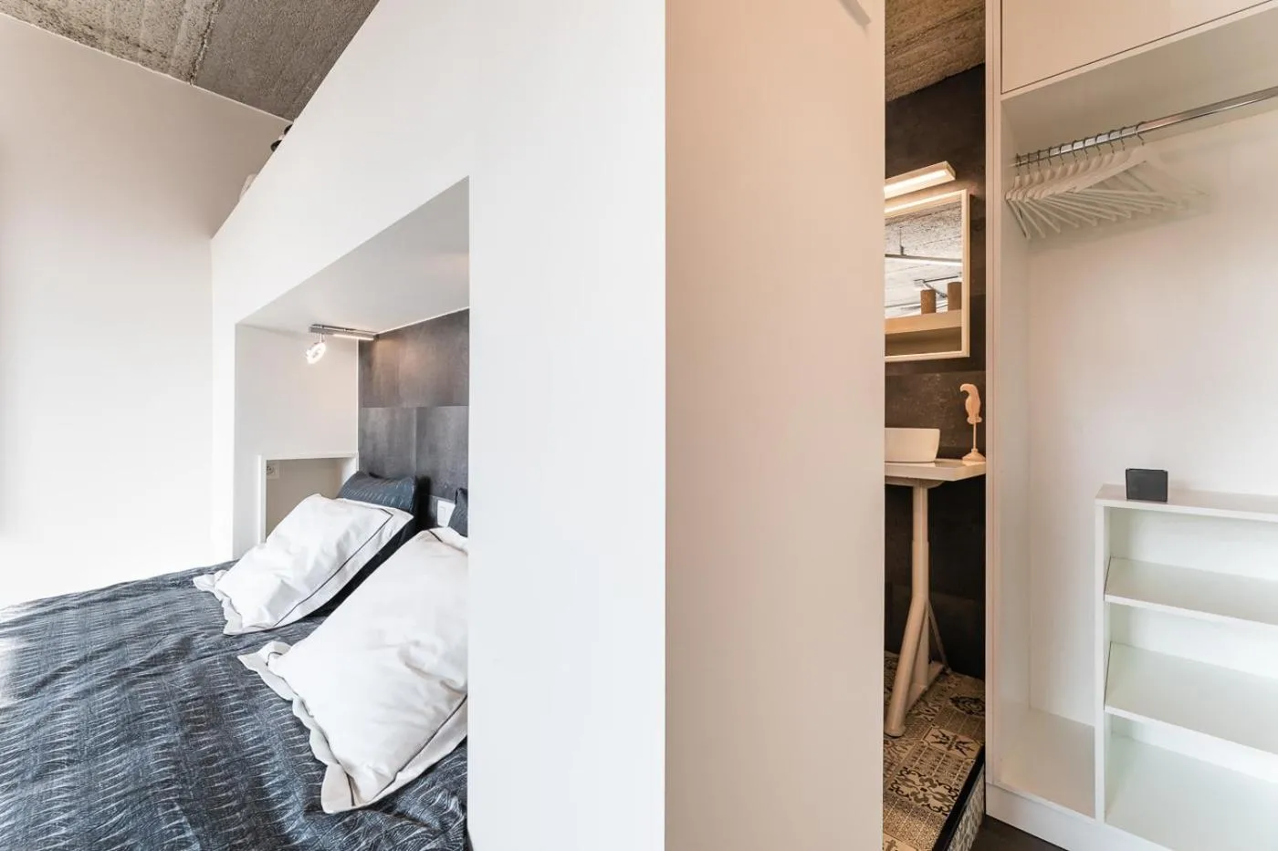 Bedroom, Bed in Le Garage