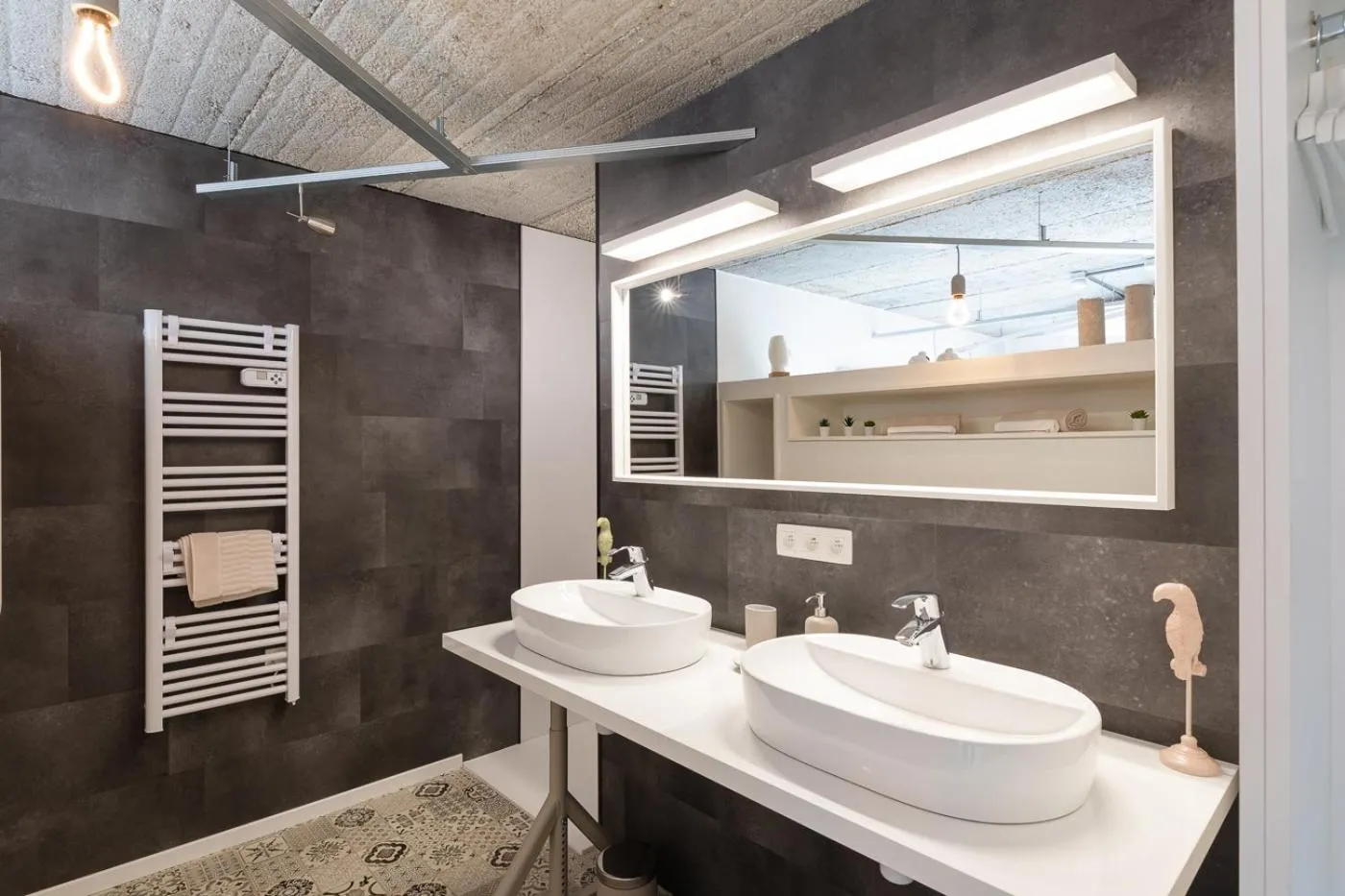 Bathroom in Le Garage