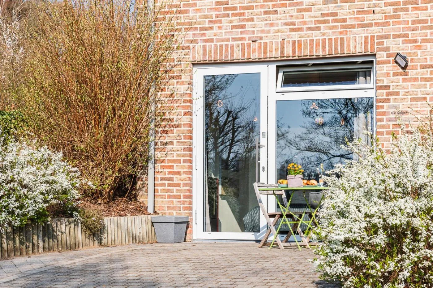 Patio in Le Garage