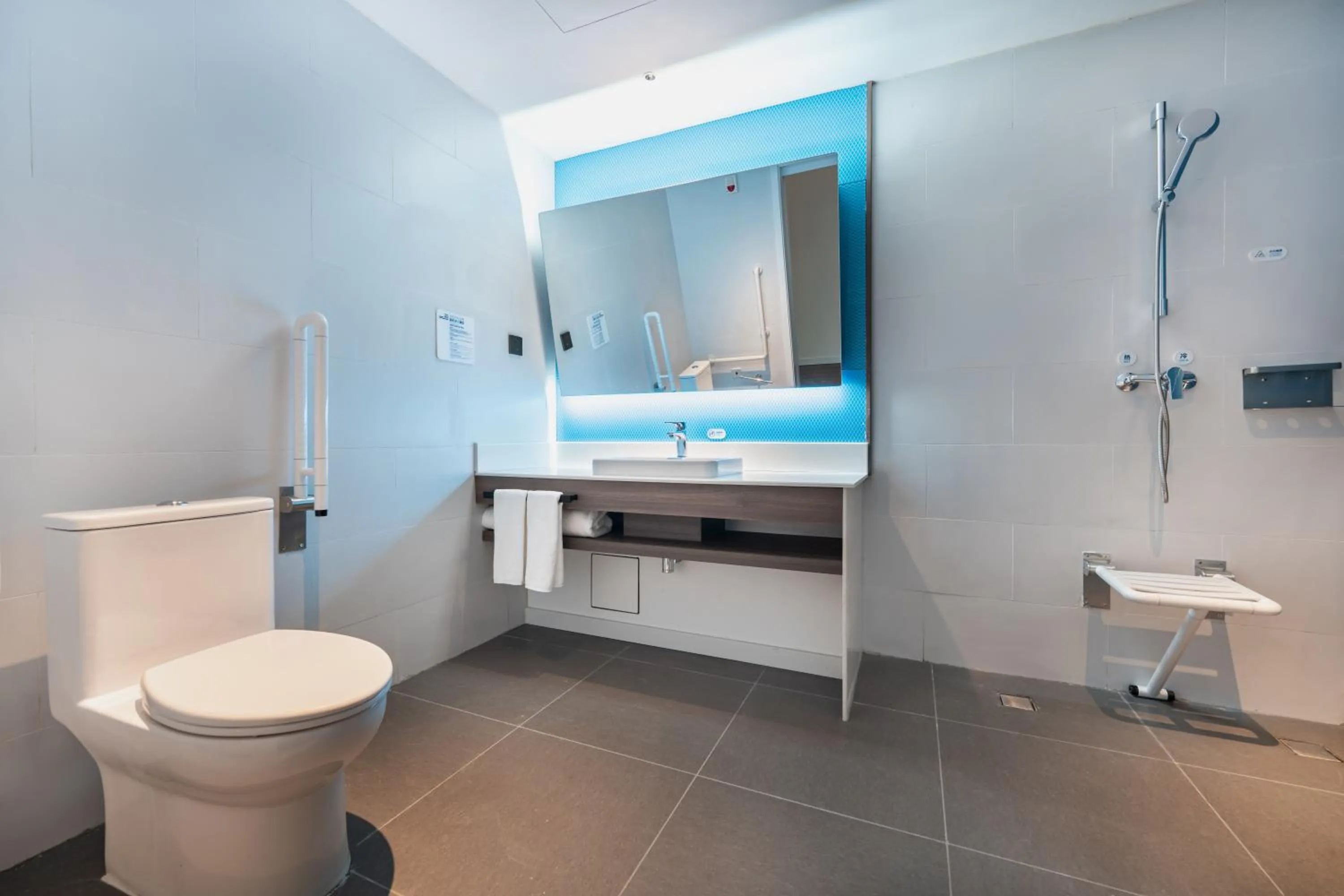 Holiday Inn Express Linzhi Airport by IHG