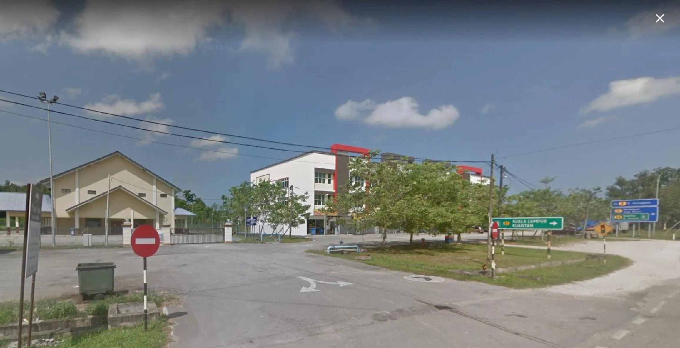 Facade/entrance in OYO 90471 Hotel Tepoh