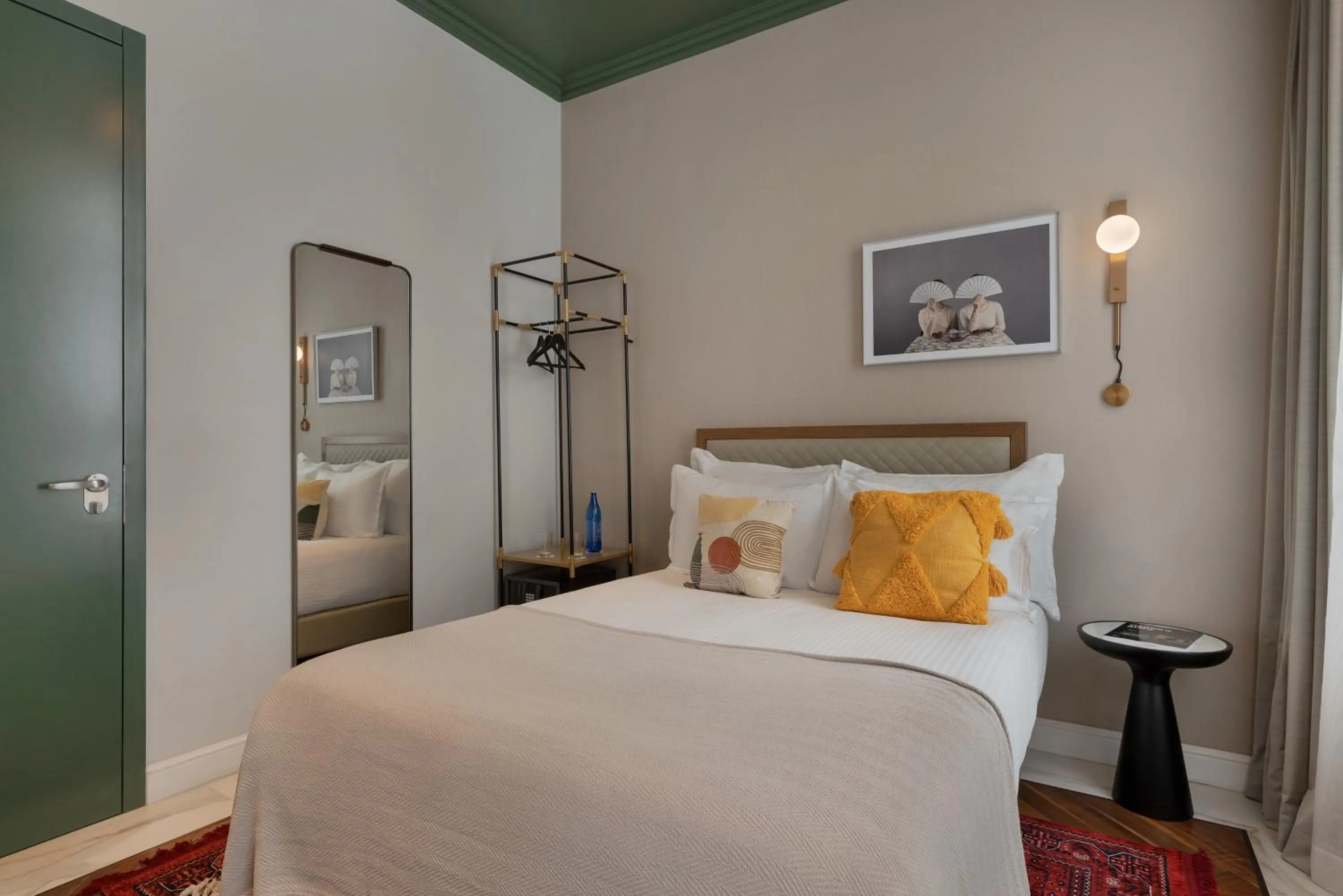 Bed in Alberto by Isrotel Design