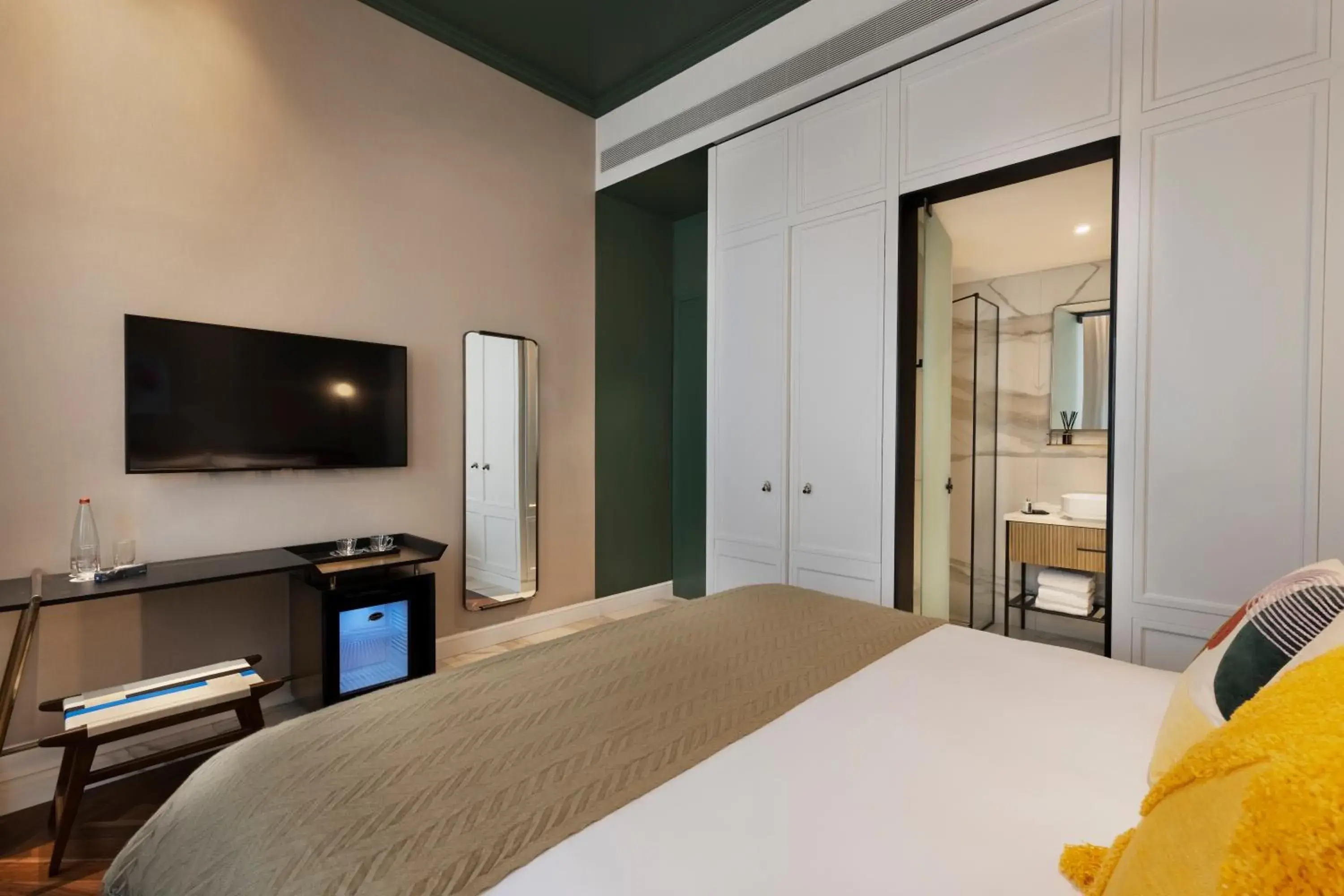 Double Room Urban View With Balcony in Alberto by Isrotel Design Double Room Urban View With Balcony in Alberto by Isrotel Design