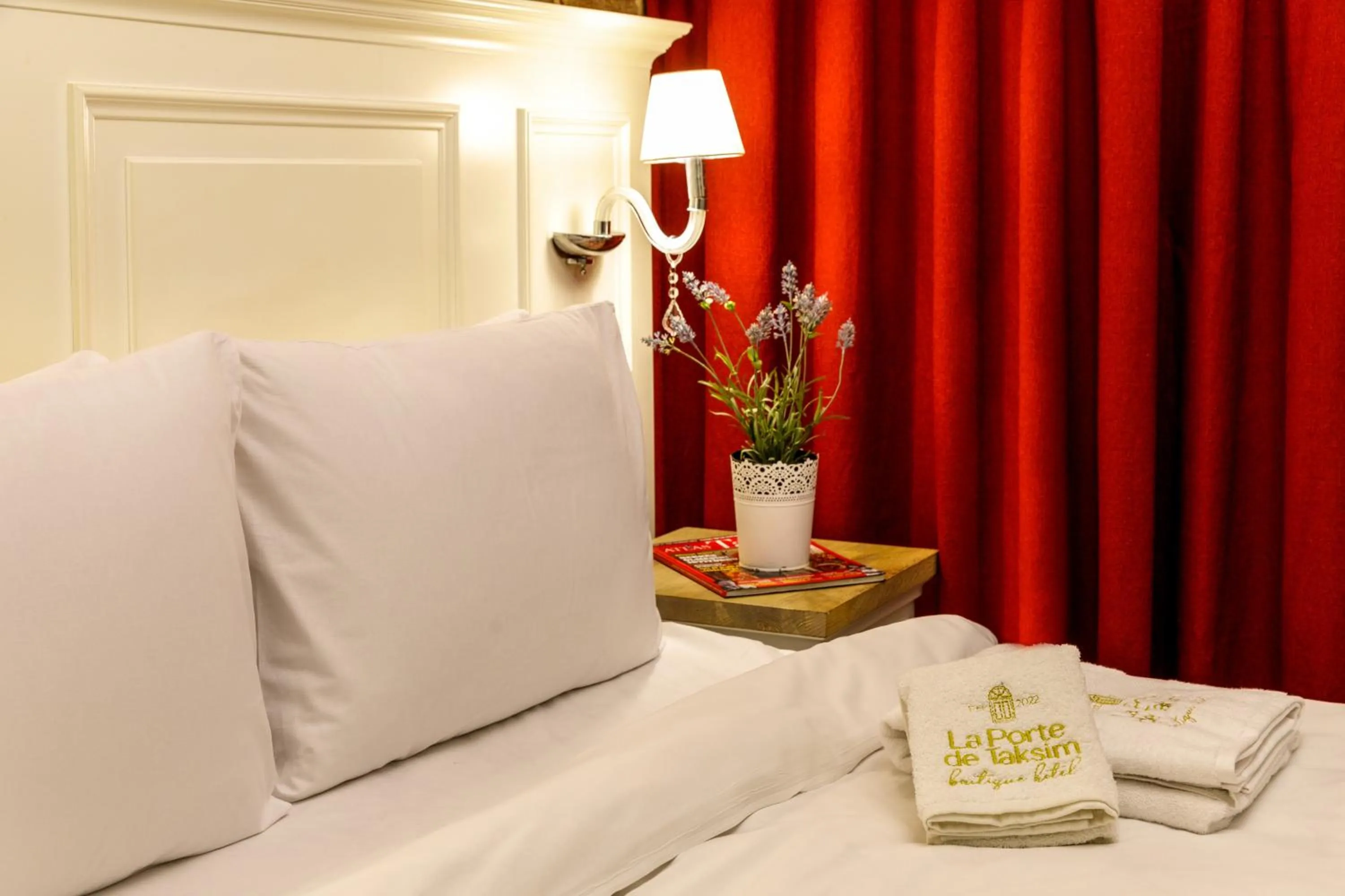 Bed in La Porte de Taksim