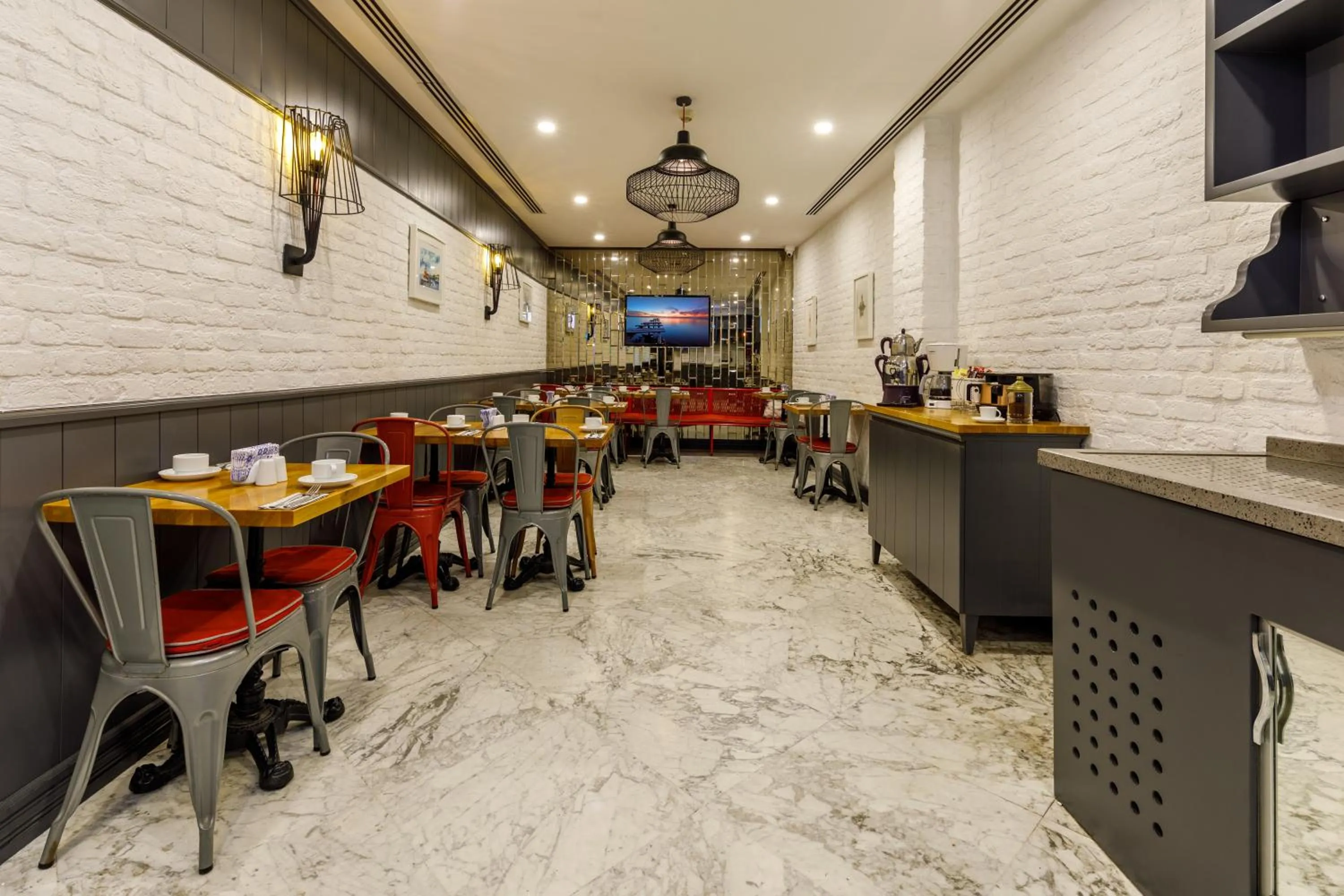 Restaurant/places to eat in La Porte de Taksim