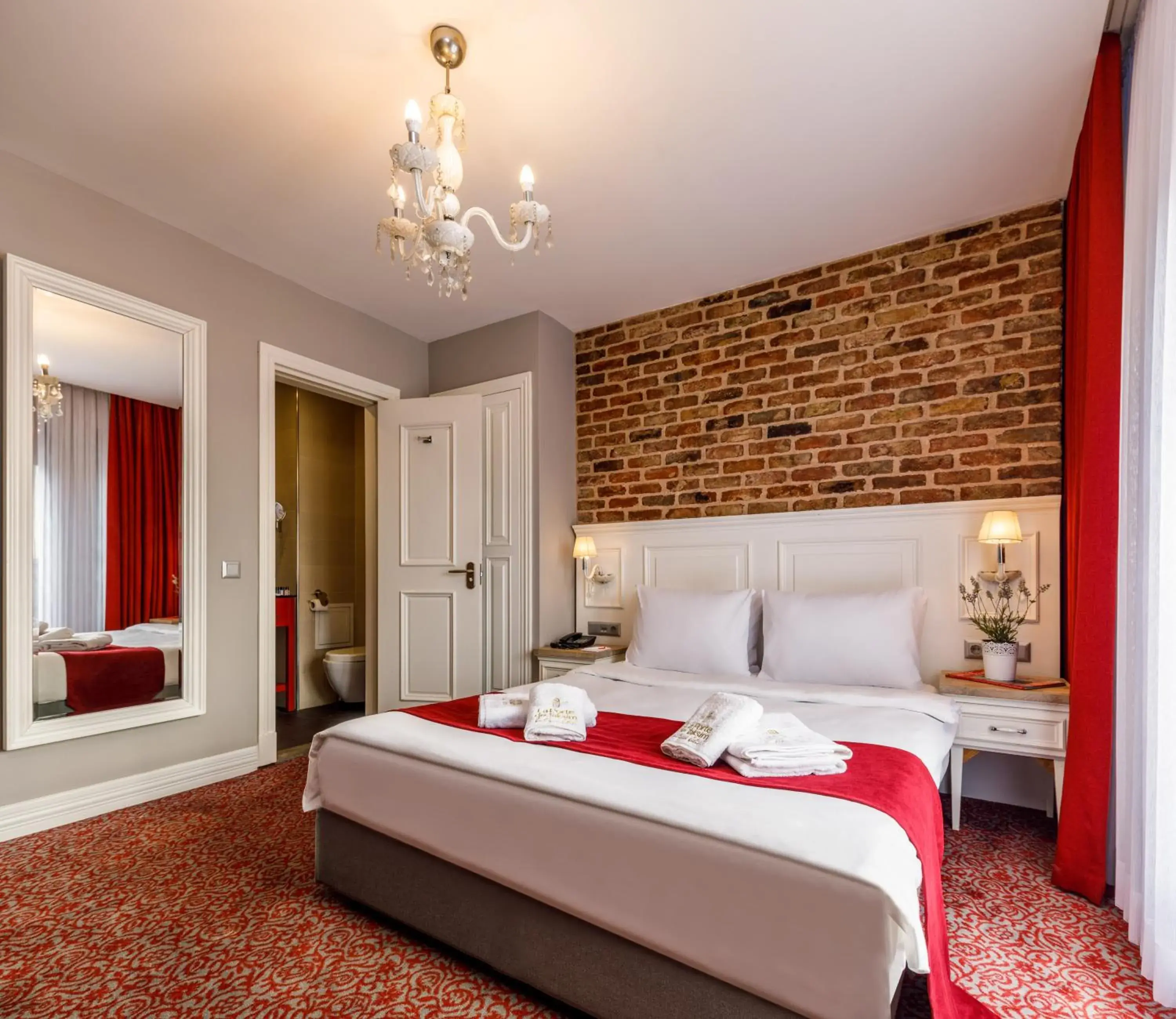 Deluxe Room in La Porte de Taksim Deluxe Room in La Porte de Taksim