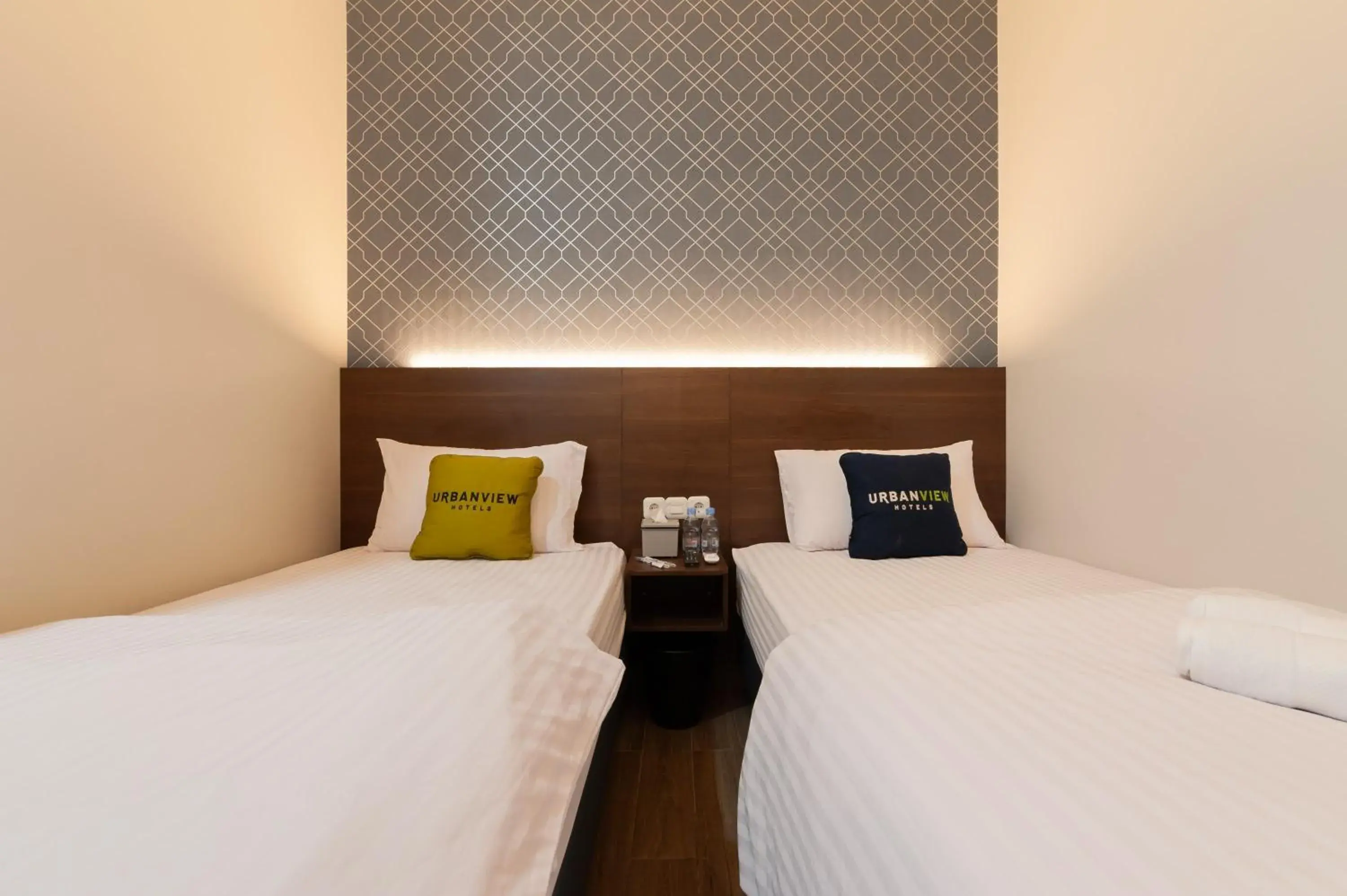 Bed in Urbanview Hotel Cengkareng Jakarta by RedDoorz Bed in Urbanview Hotel Cengkareng Jakarta by RedDoorz