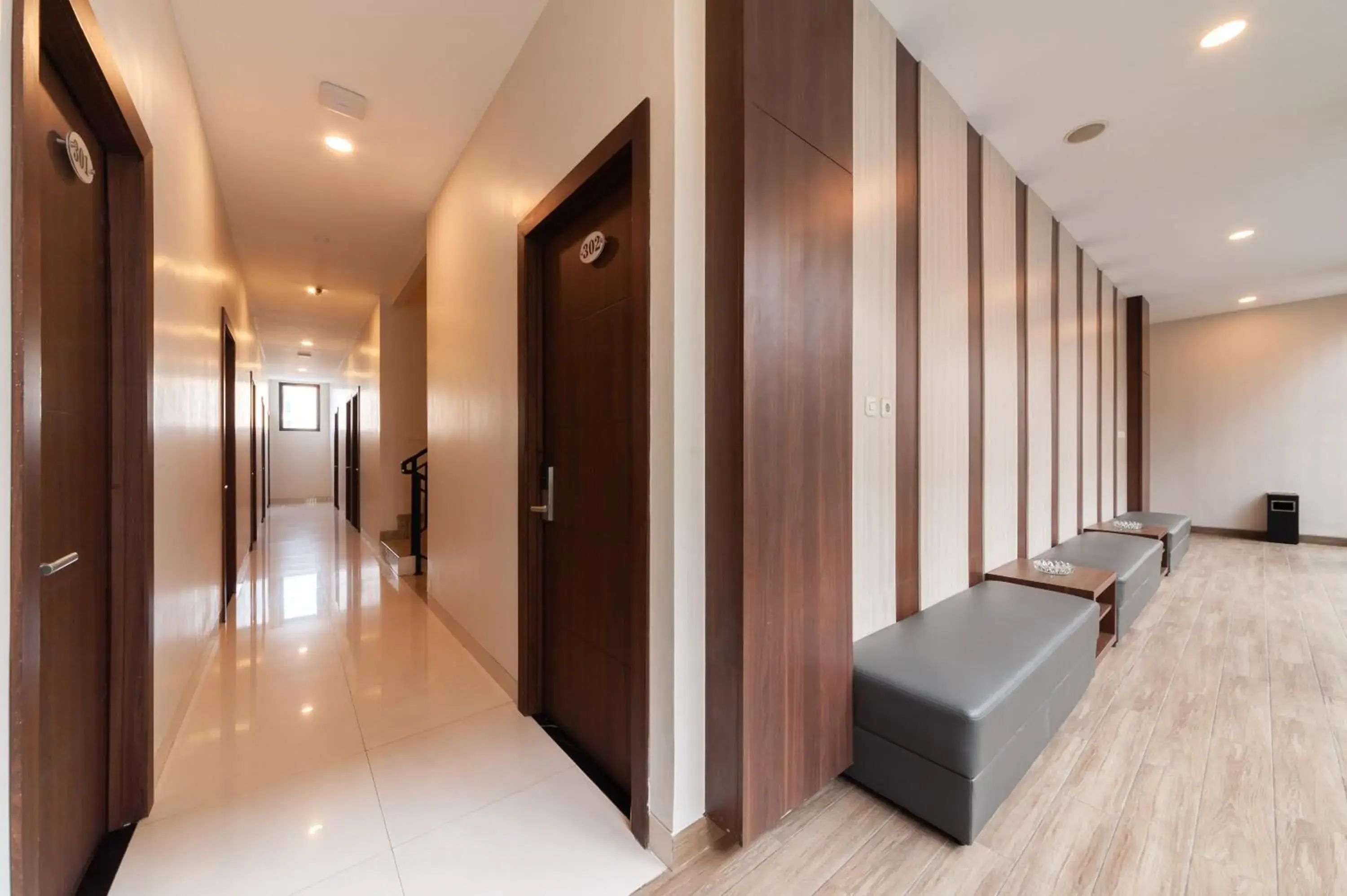 Property building in Urbanview Hotel Cengkareng Jakarta by RedDoorz Property building in Urbanview Hotel Cengkareng Jakarta by RedDoorz
