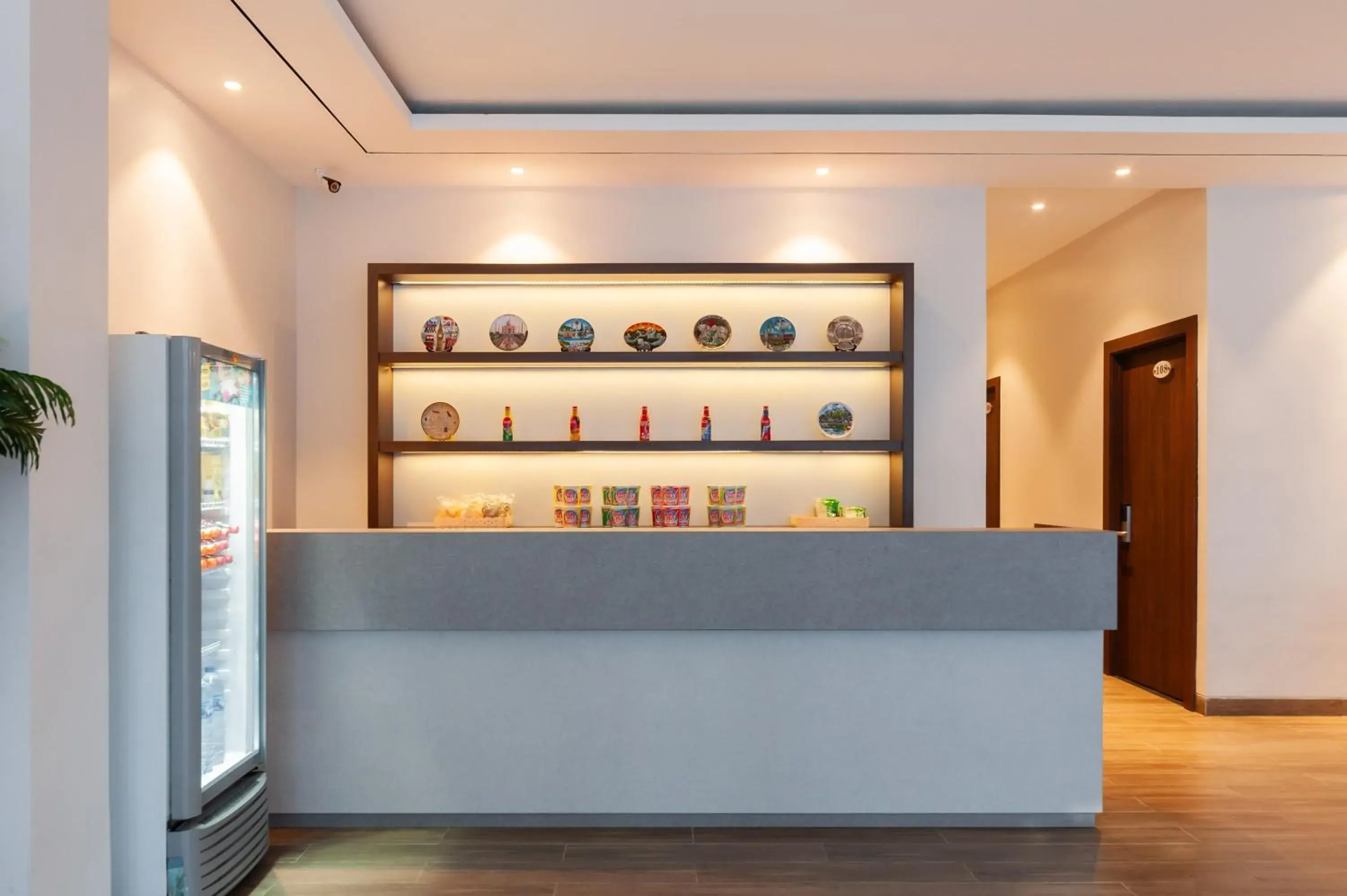 Property building in Urbanview Hotel Cengkareng Jakarta by RedDoorz Property building in Urbanview Hotel Cengkareng Jakarta by RedDoorz