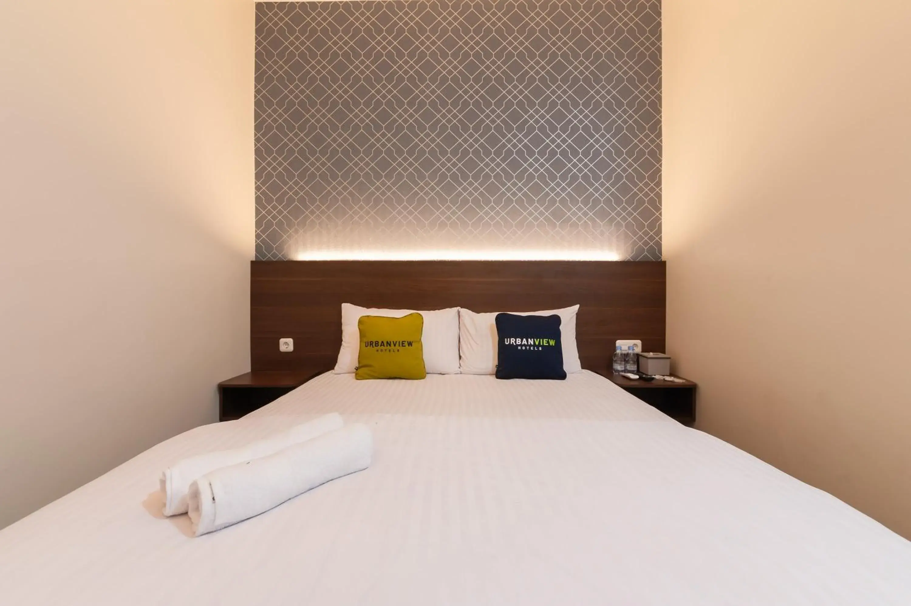 Bed in Urbanview Hotel Cengkareng Jakarta by RedDoorz Bed in Urbanview Hotel Cengkareng Jakarta by RedDoorz