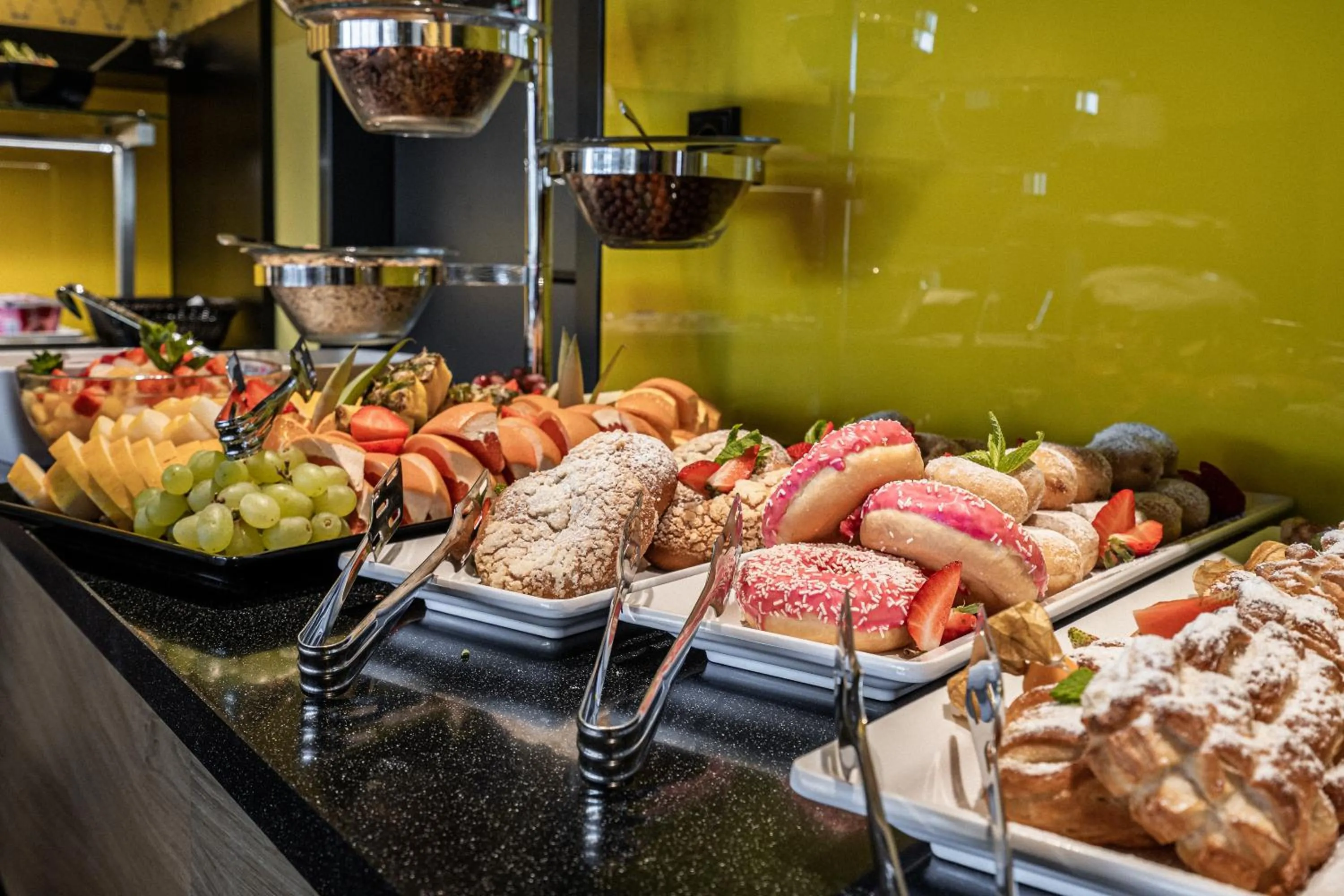 Buffet breakfast in EA Congress Hotel Aldis
