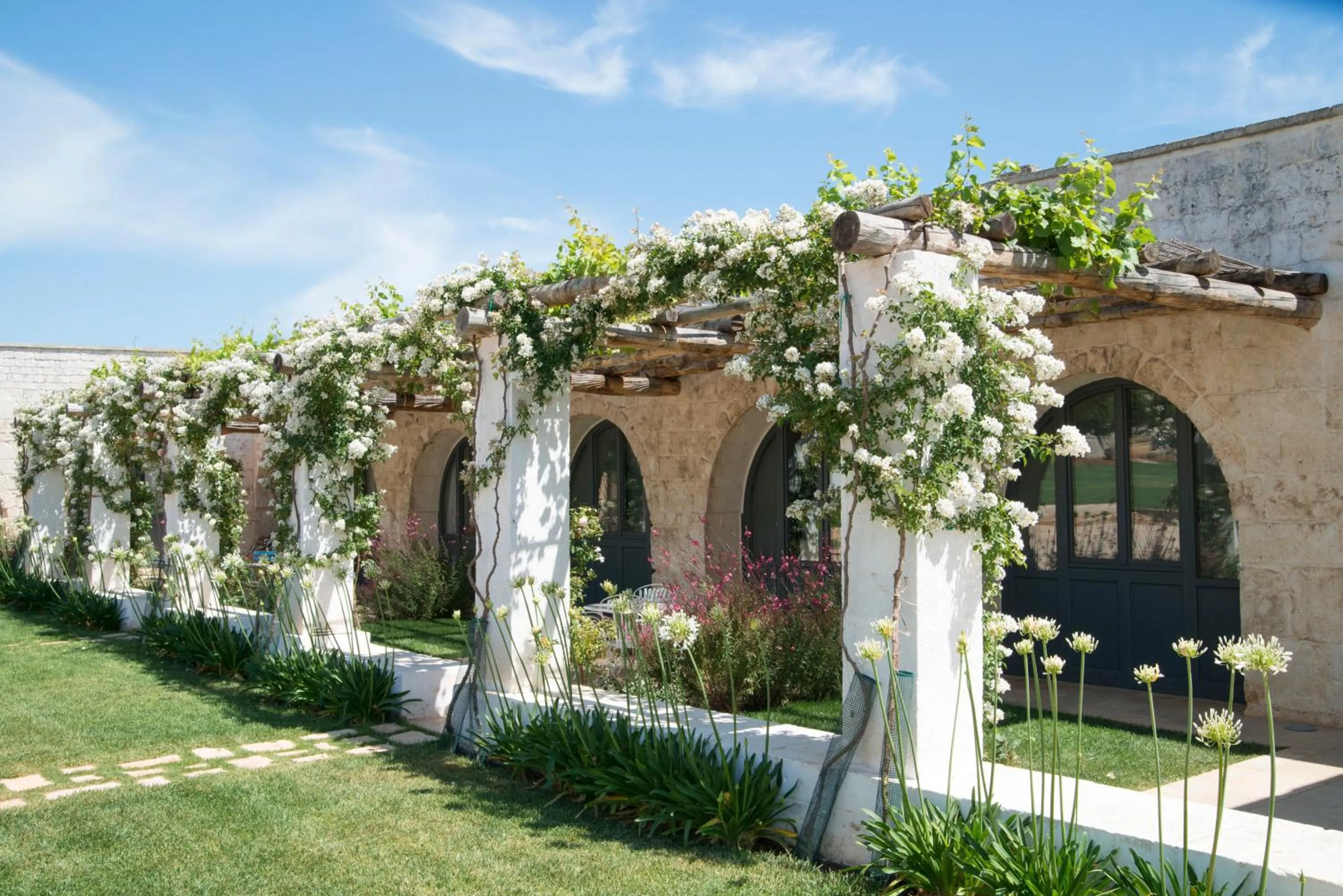 Inner courtyard view in Masseria Santo Scalone