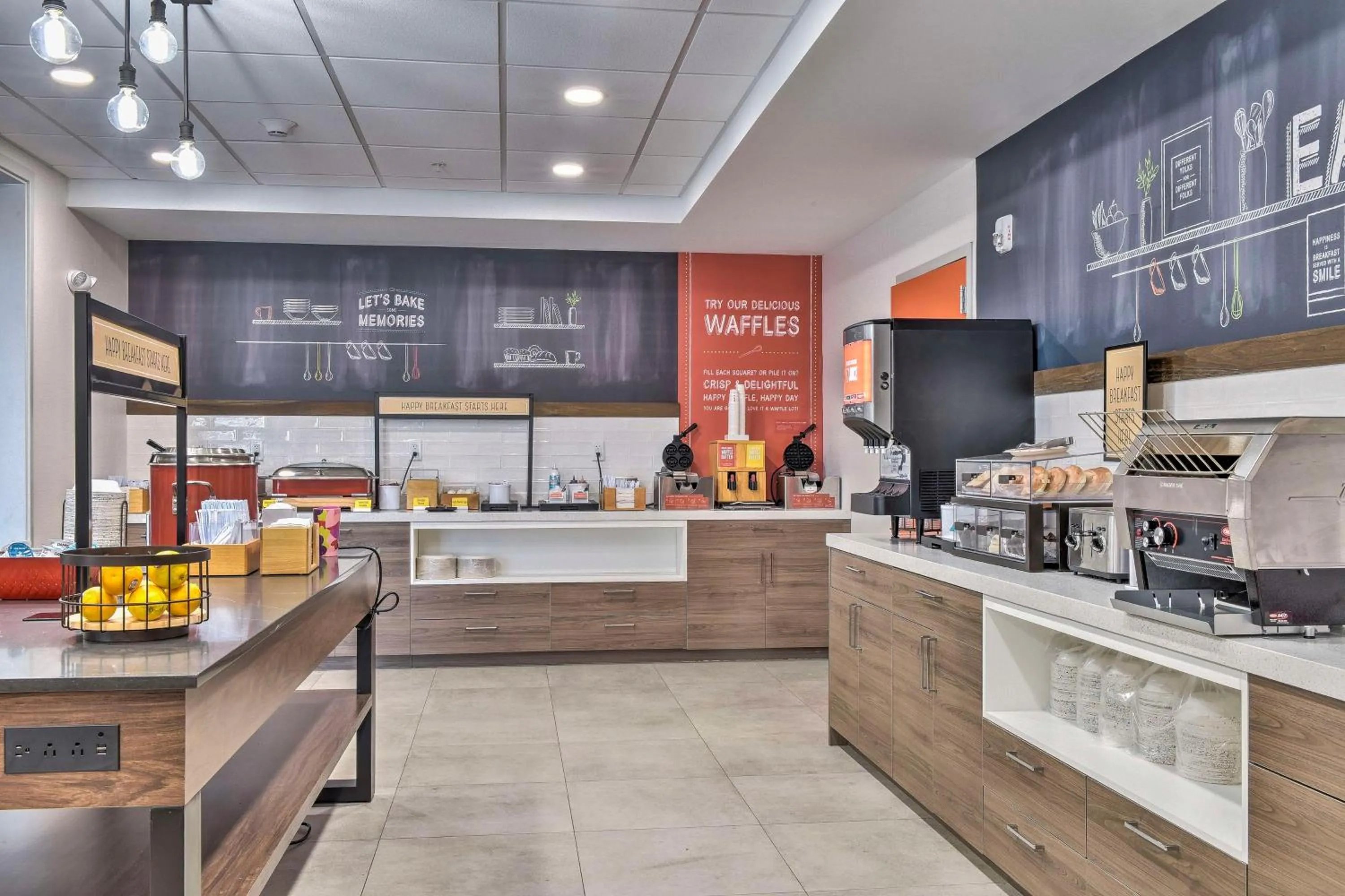 Breakfast in Hampton Inn & Suites Keene