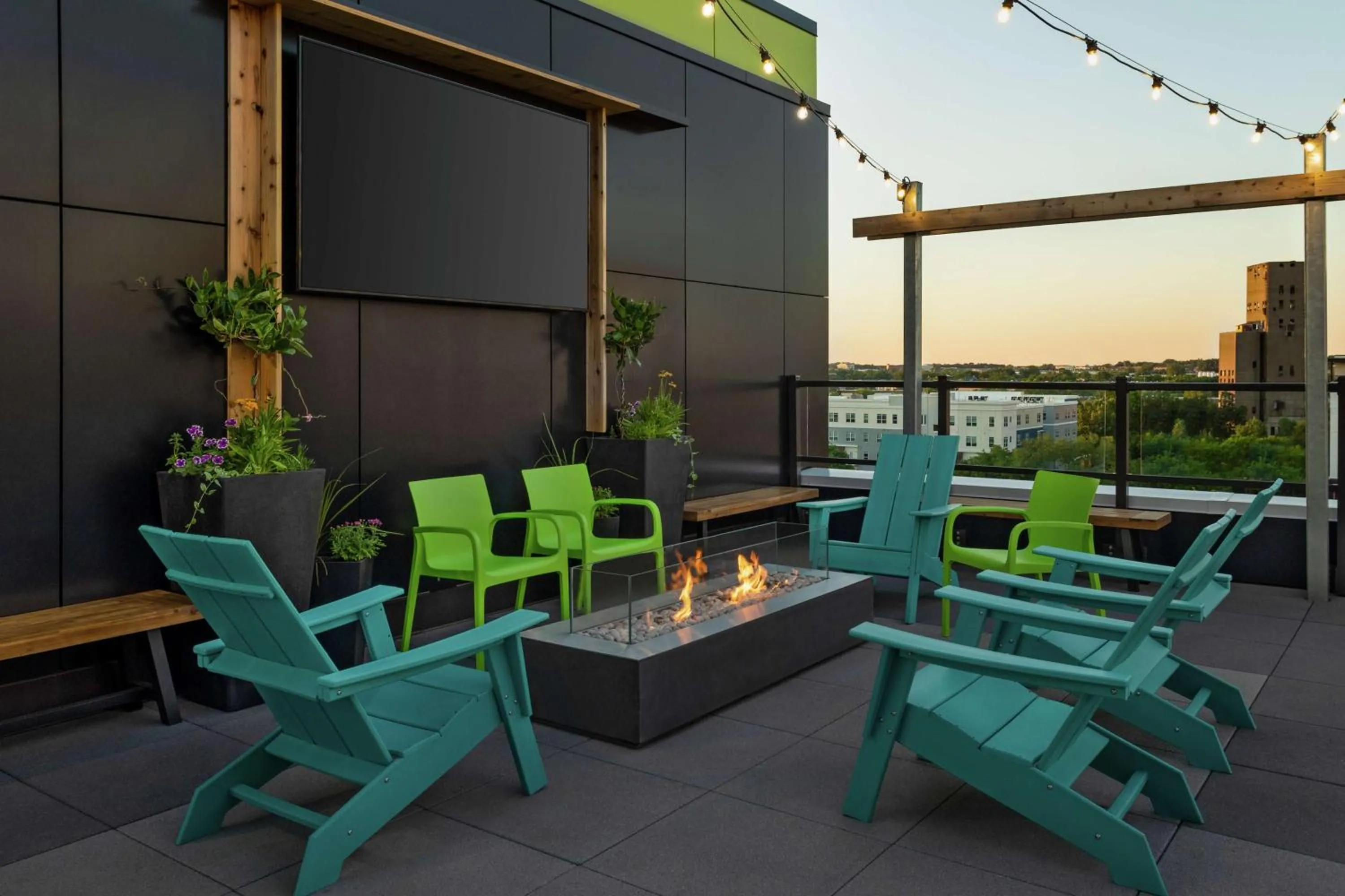 Patio in Home2 Suites By Hilton Minneapolis University Area