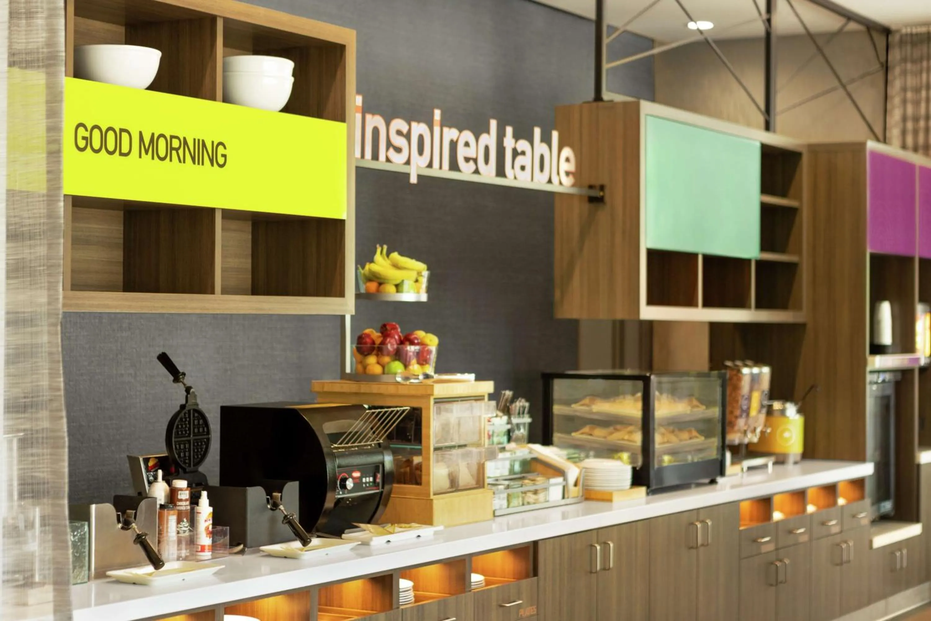 Breakfast in Home2 Suites By Hilton Minneapolis University Area