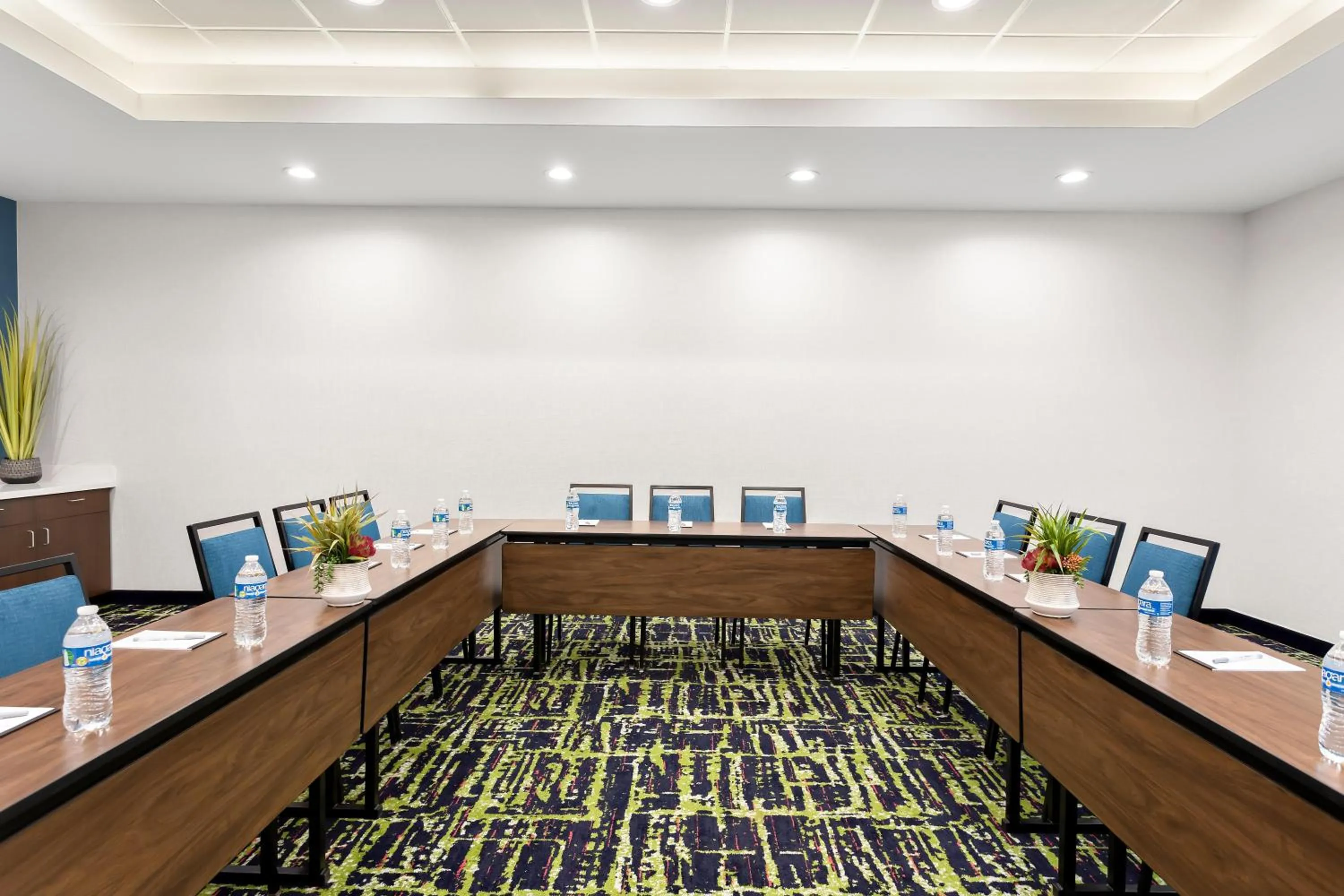 Meeting/conference room in Hampton Inn By Hilton Huntley Chicago
