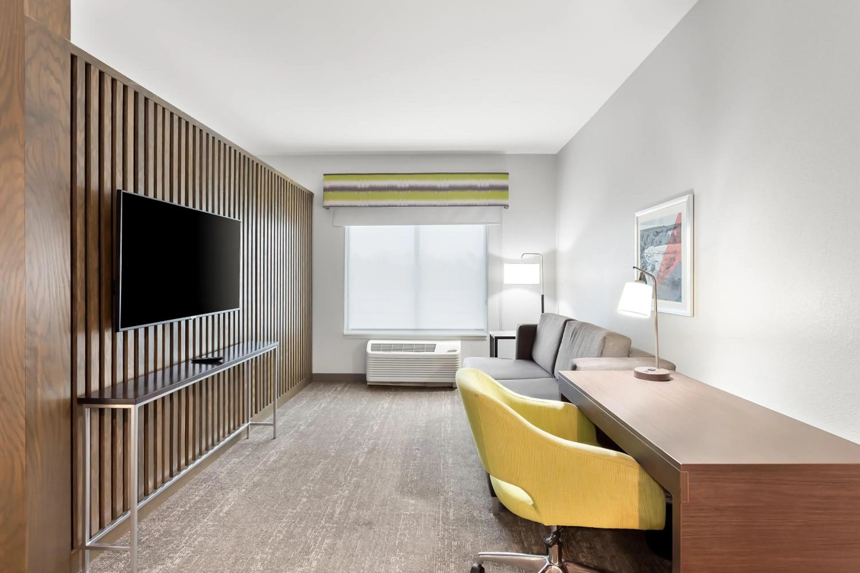 Bedroom in Hampton Inn By Hilton Huntley Chicago