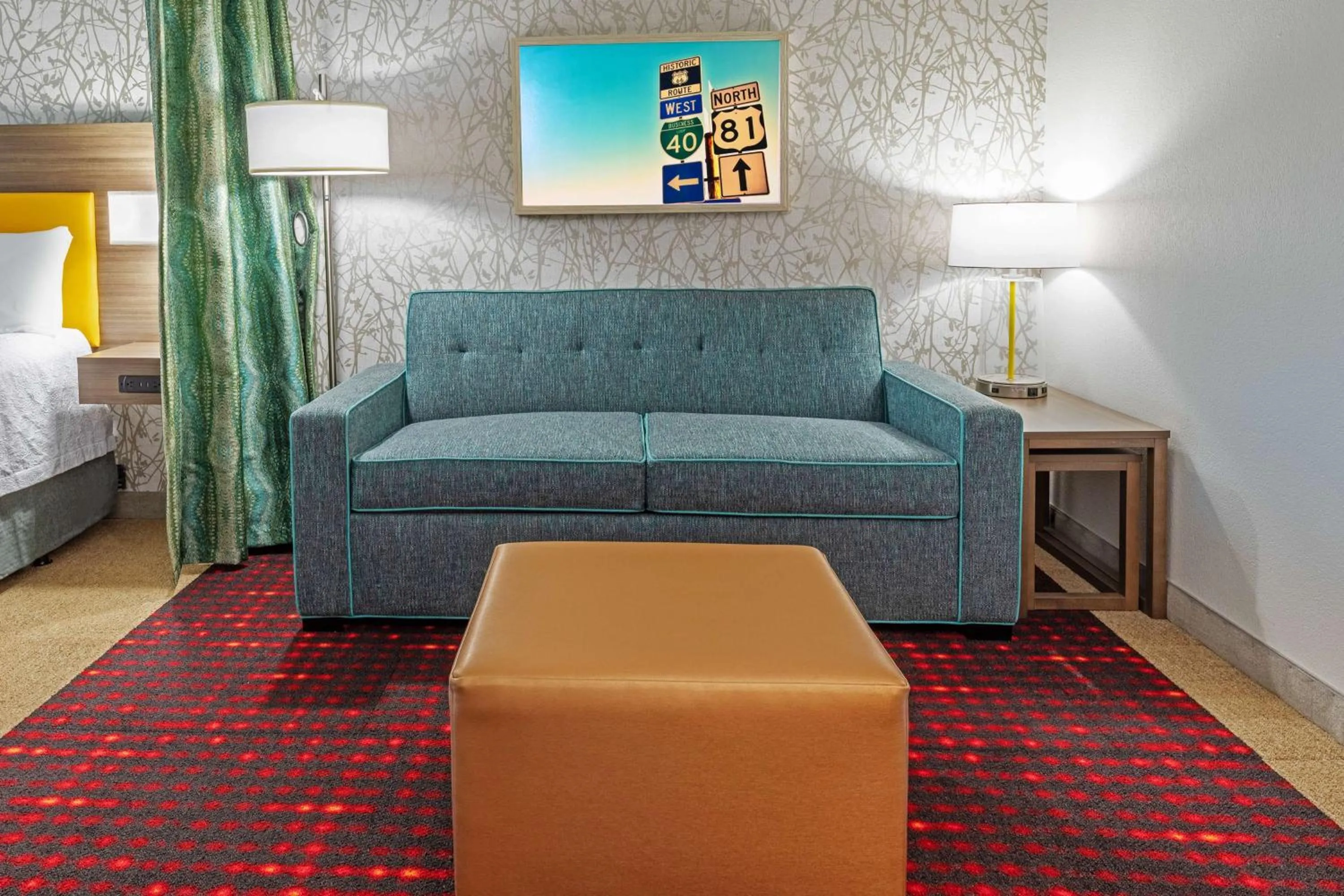 Living room, Bed in Home2 Suites By Hilton Weatherford