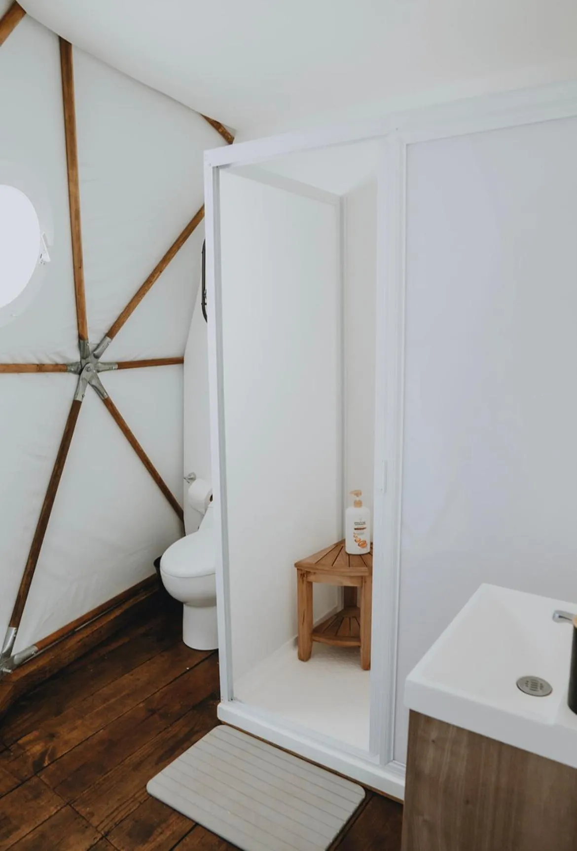 Double Room with Private Bathroom in Domoss Valle