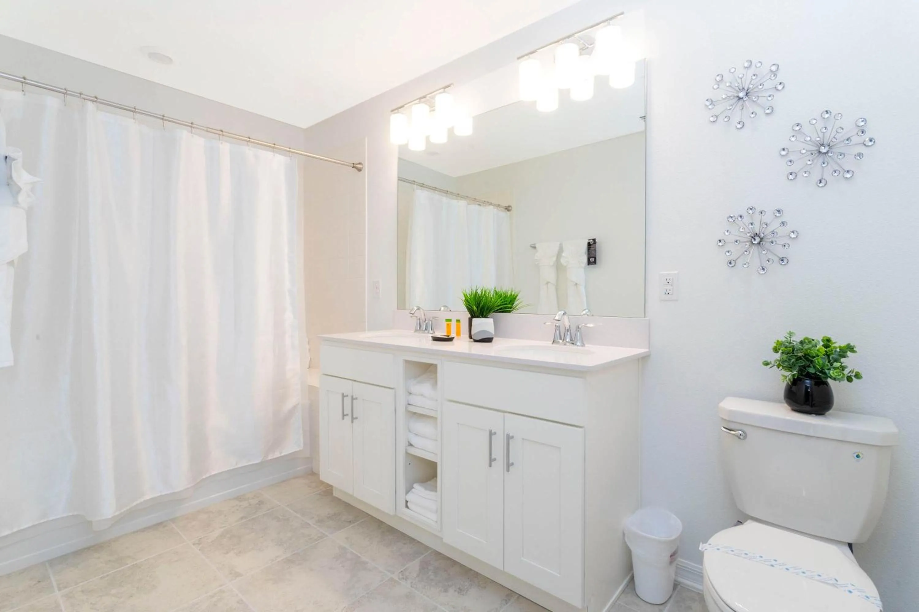 Gorgeous 2 Bedroom Apartment Close to Disney 305 31911