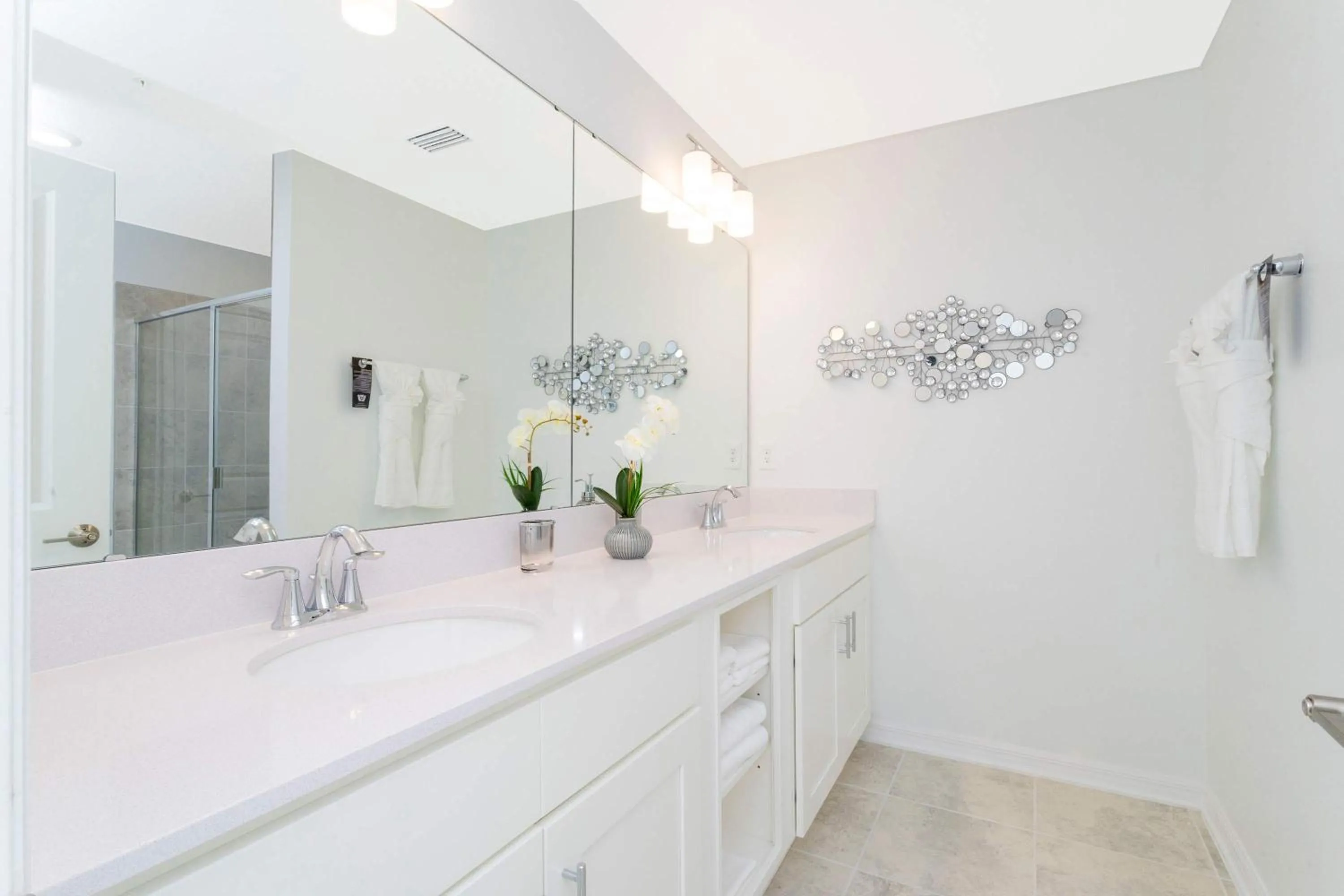 Gorgeous 2 Bedroom Apartment Close to Disney 305 31911